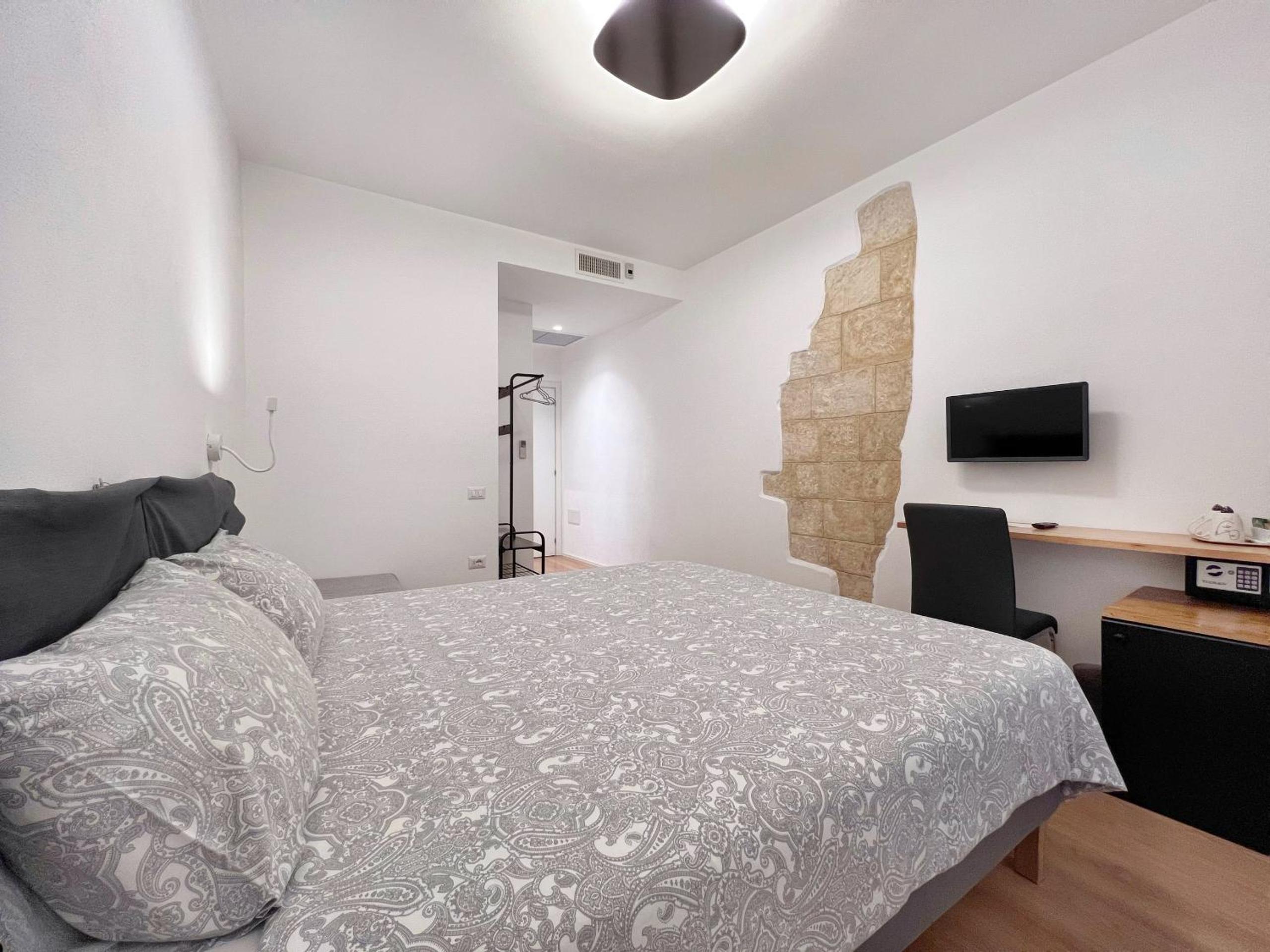 Superior Double Room - Photo 1