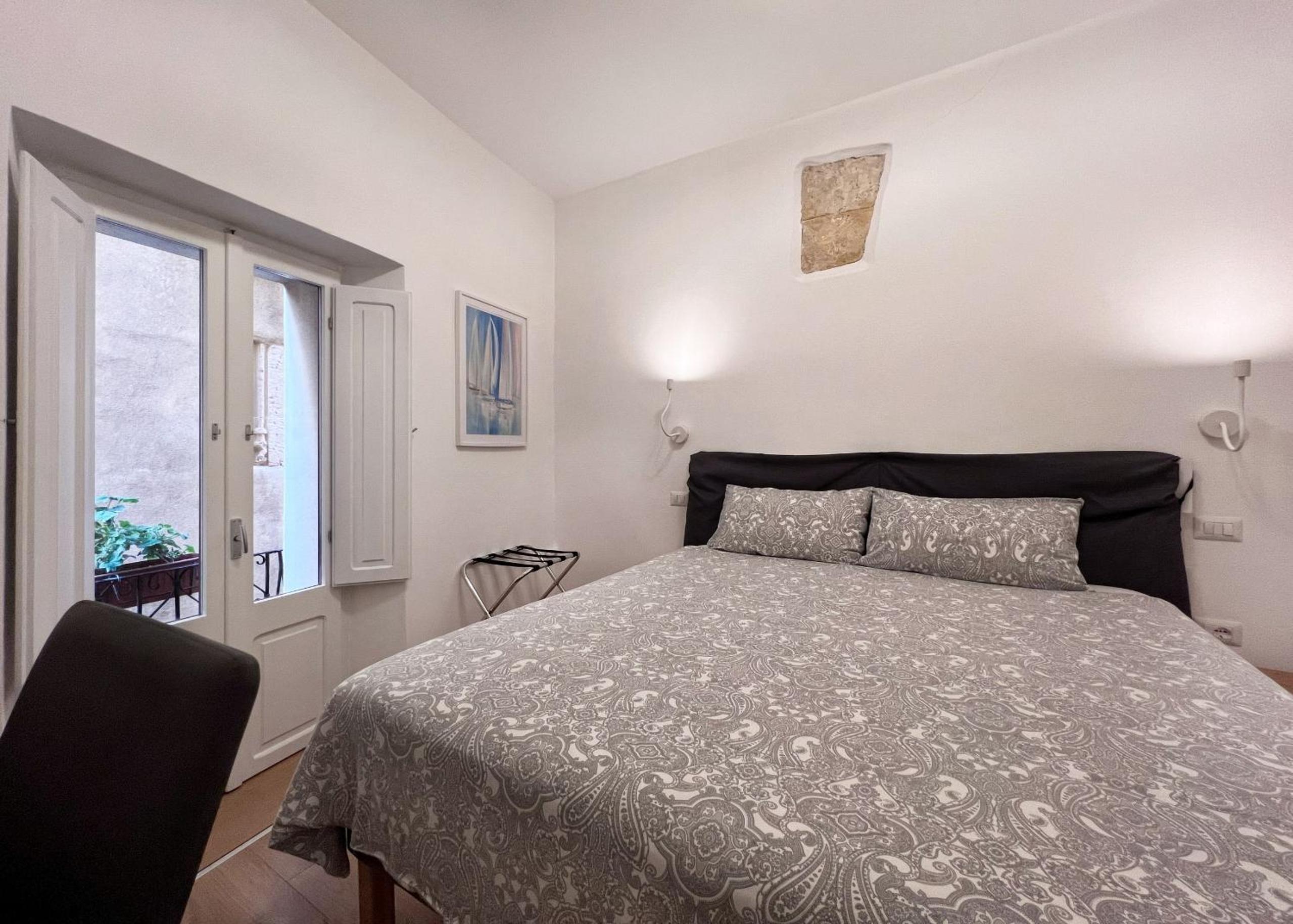 Superior Double Room - Photo 2