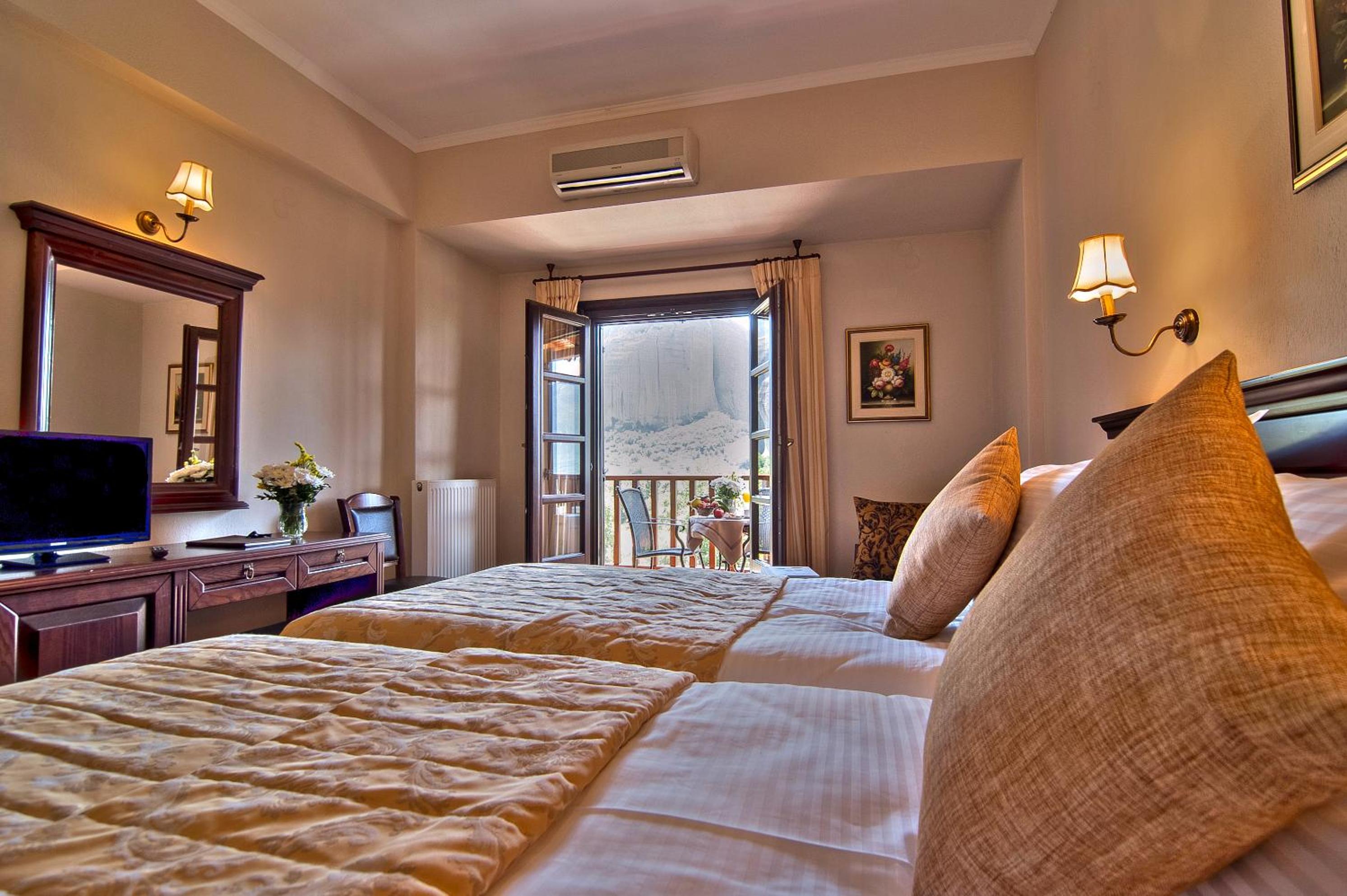 Special Offer - Double Room with Panoramic Meteora View and extra Bed photo 3