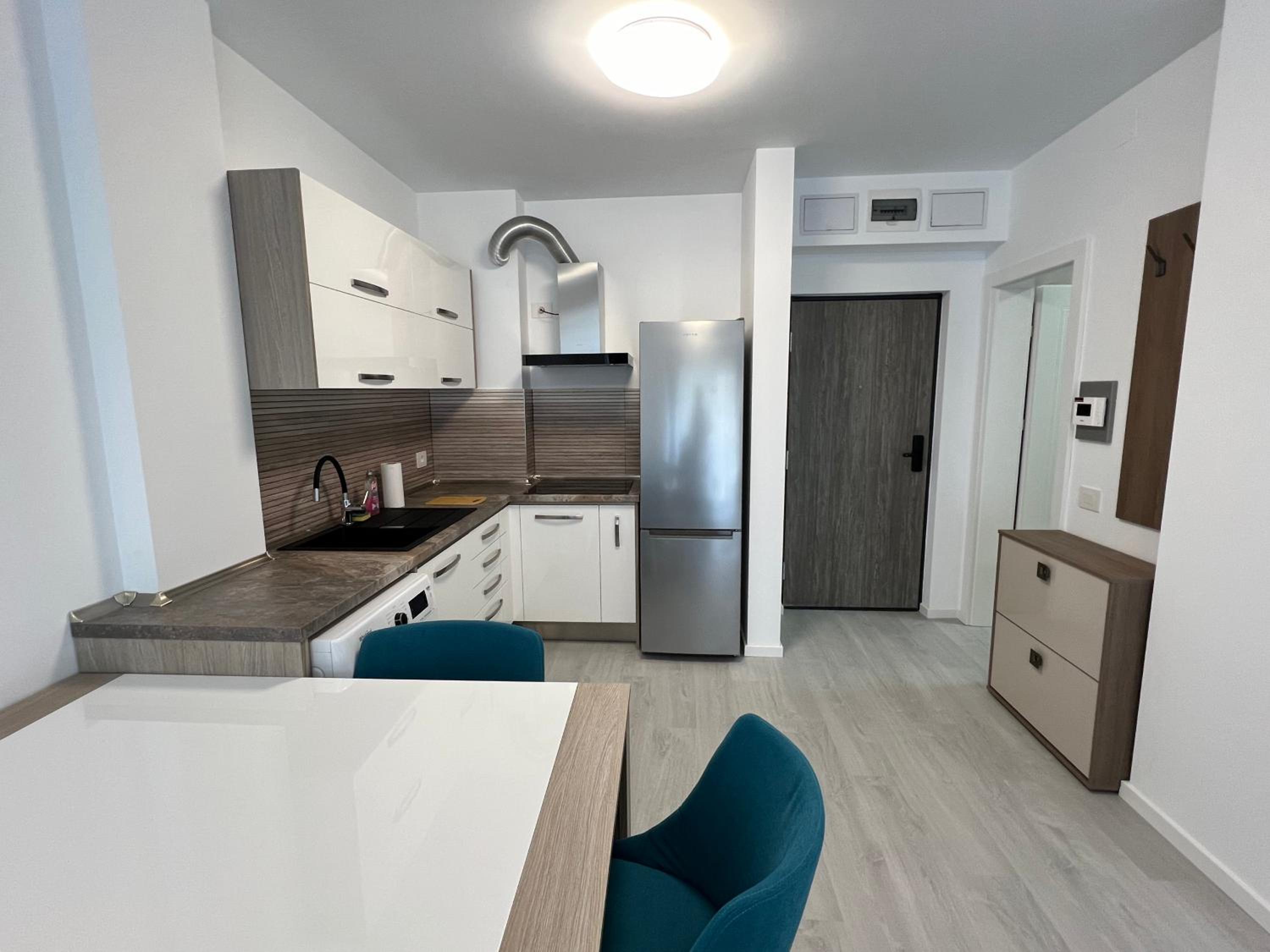Apartment photo 2