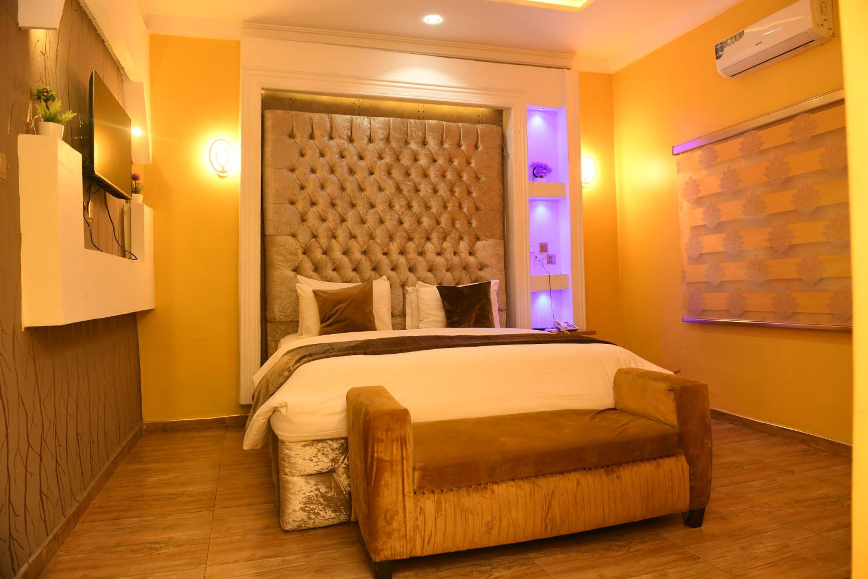 Budget Double Room photo 2
