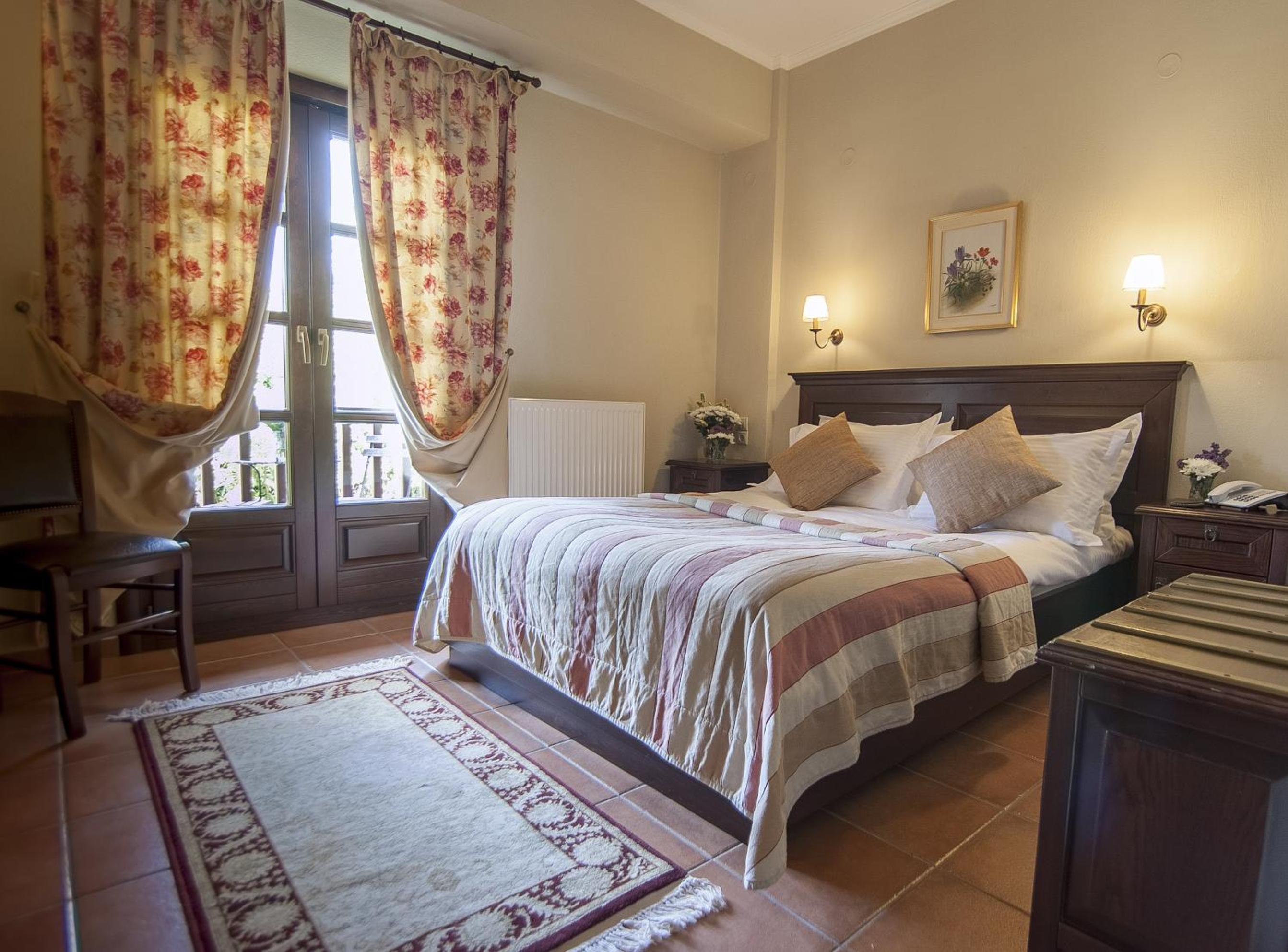 Double or Twin room with Mountain and Partial Meteora view photo 1