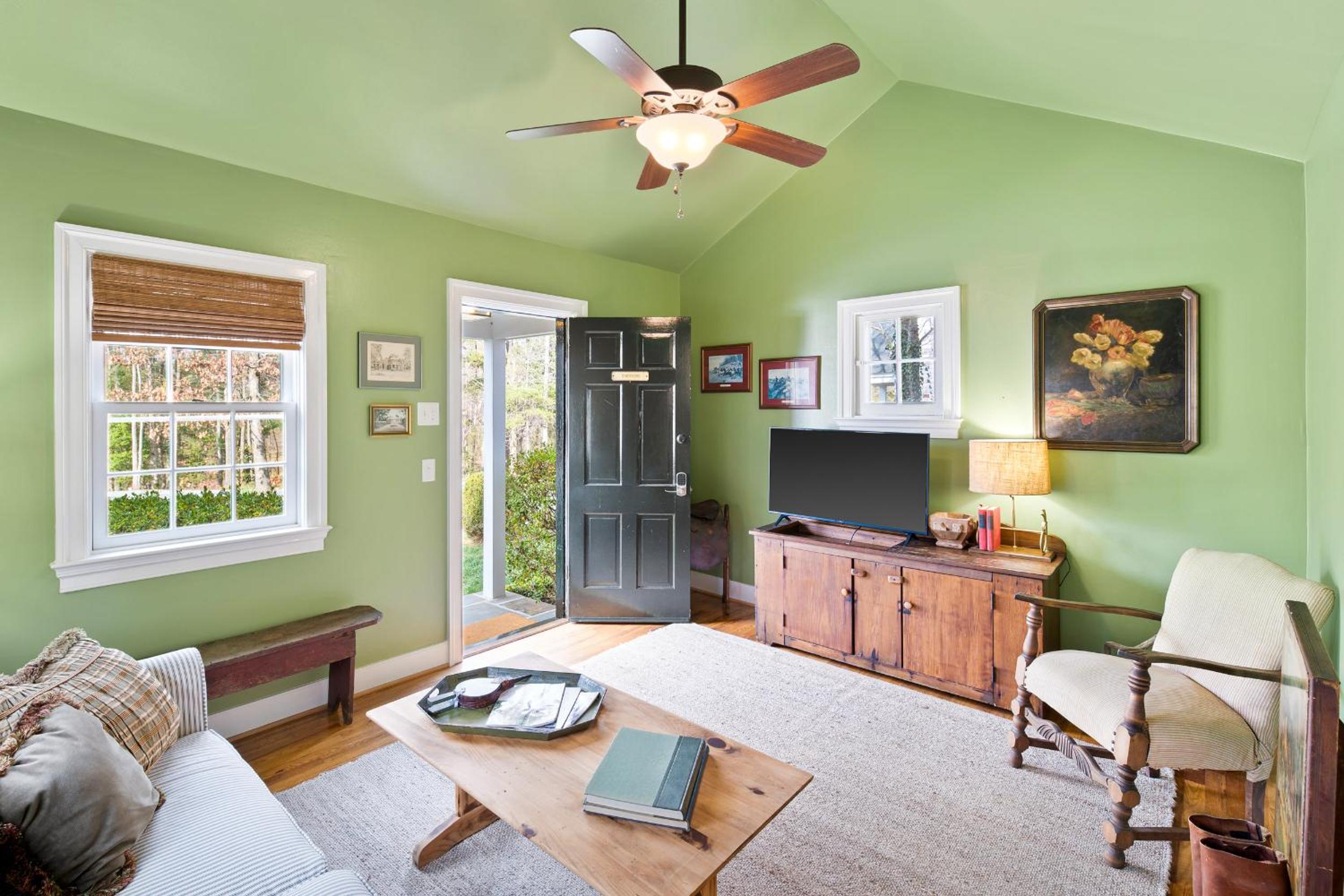 One-Bedroom House photo 1