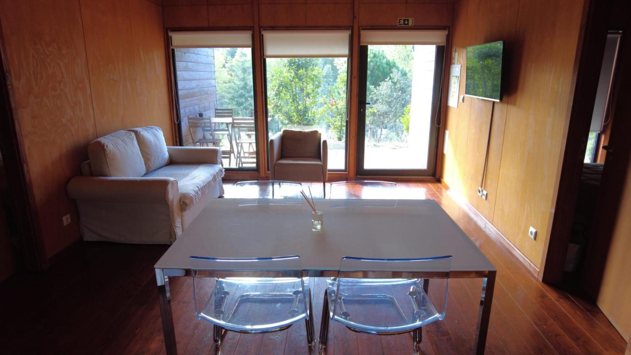 Two-Bedroom Bungalow - Photo 4