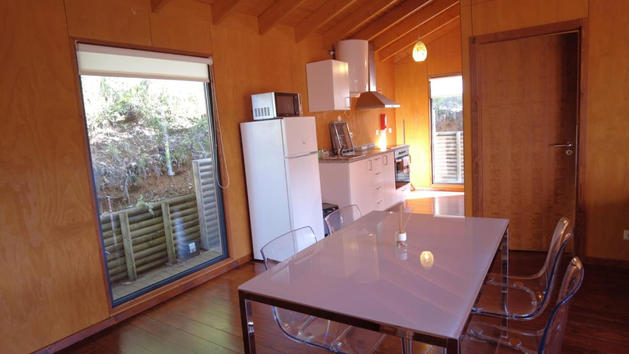 Two-Bedroom Bungalow - Photo 3