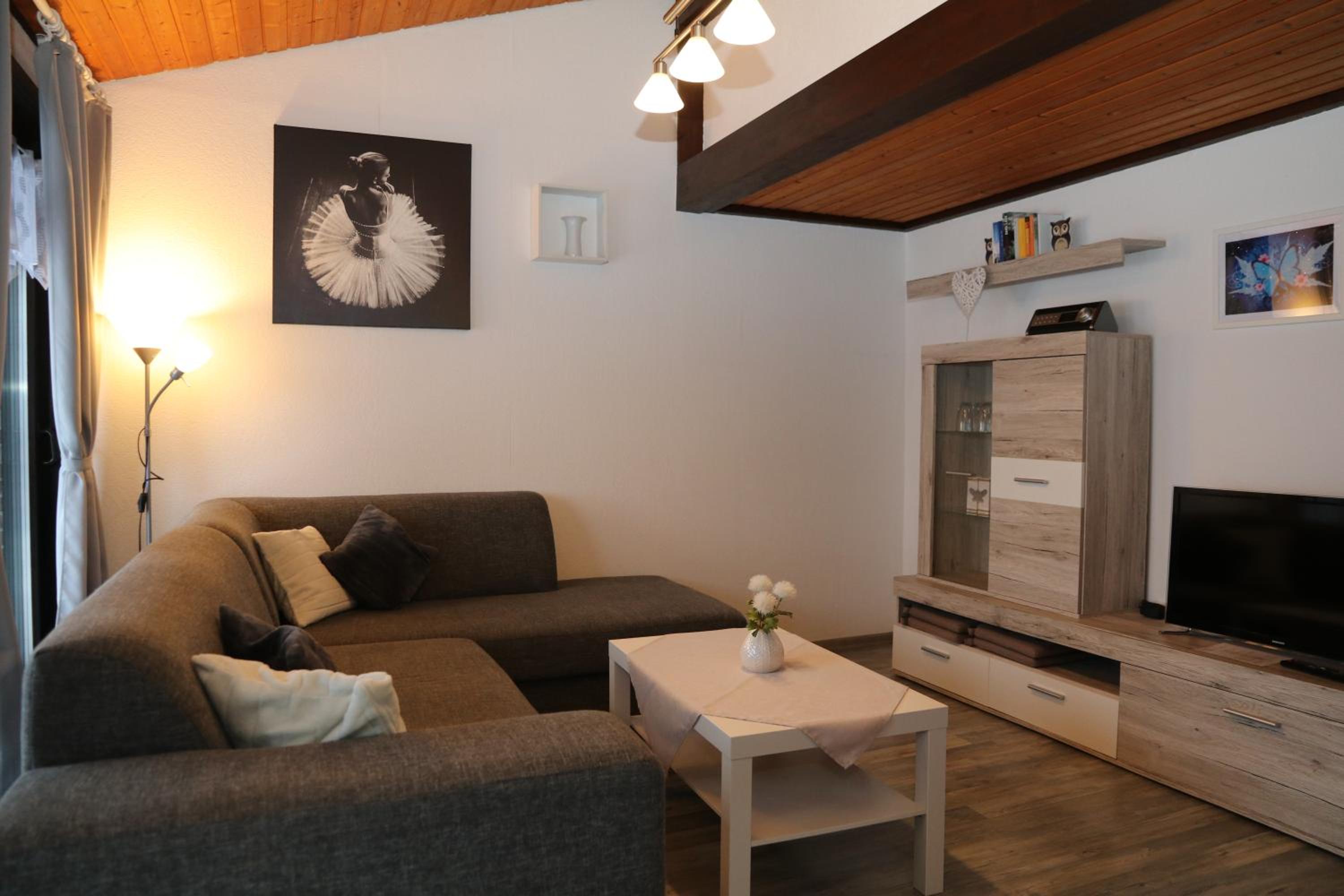 One-Bedroom House photo 1