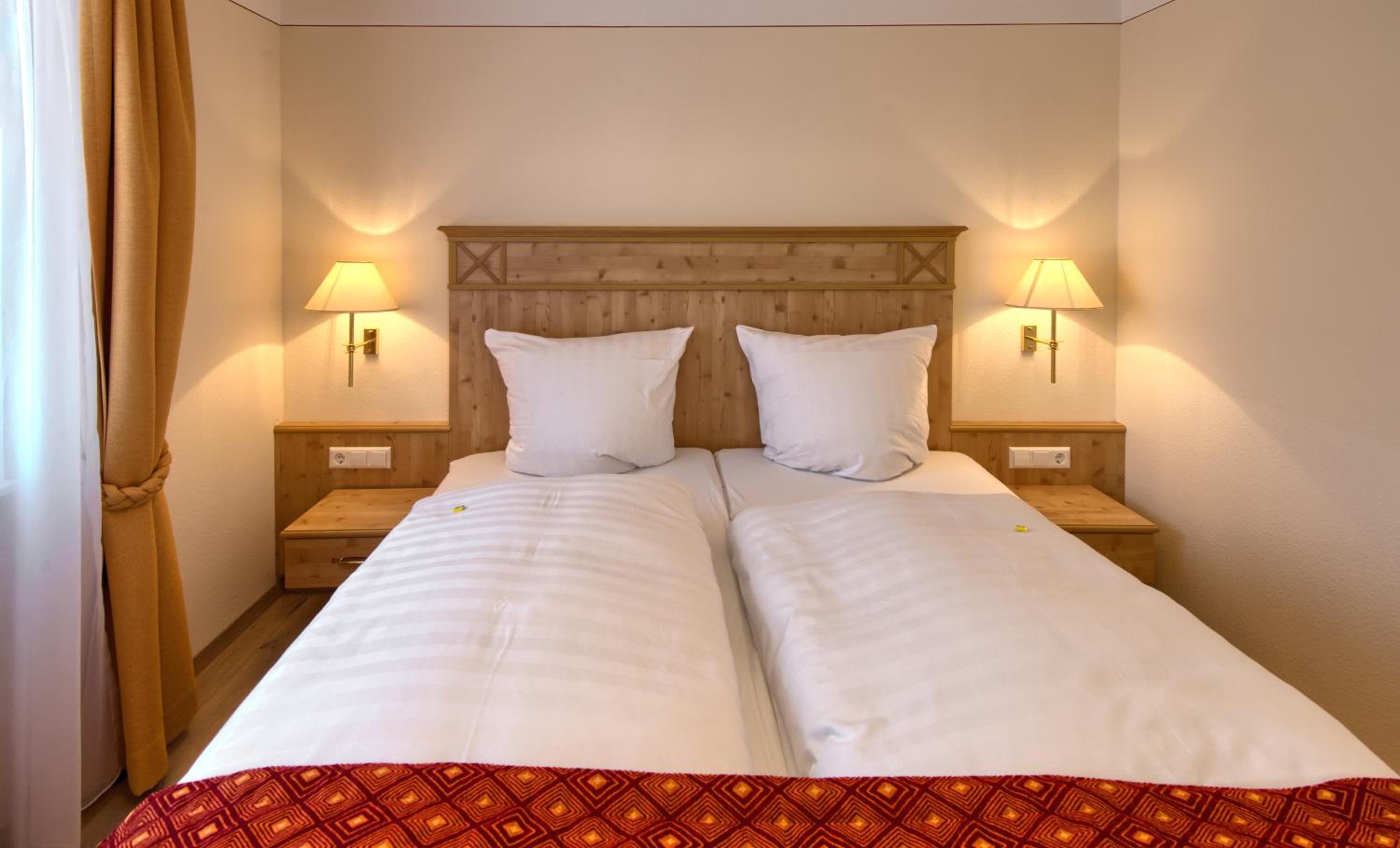 Deluxe Double Room - Photo 9