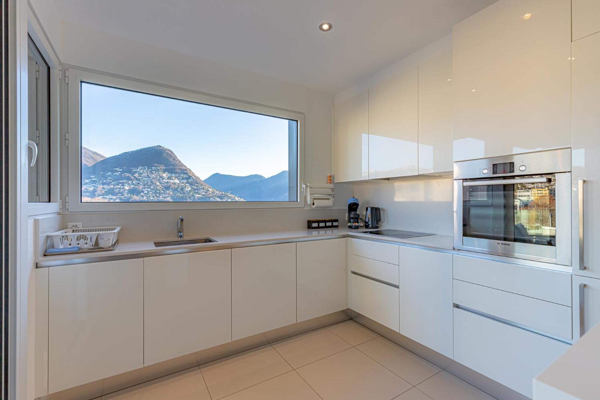 Apartment with Lake View photo 2