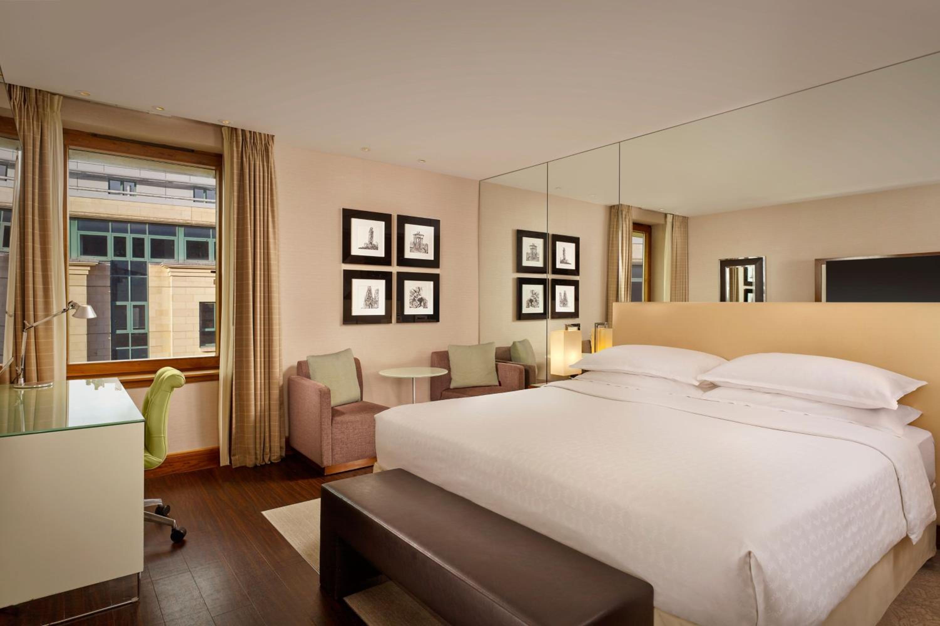 Deluxe Room, 1 King