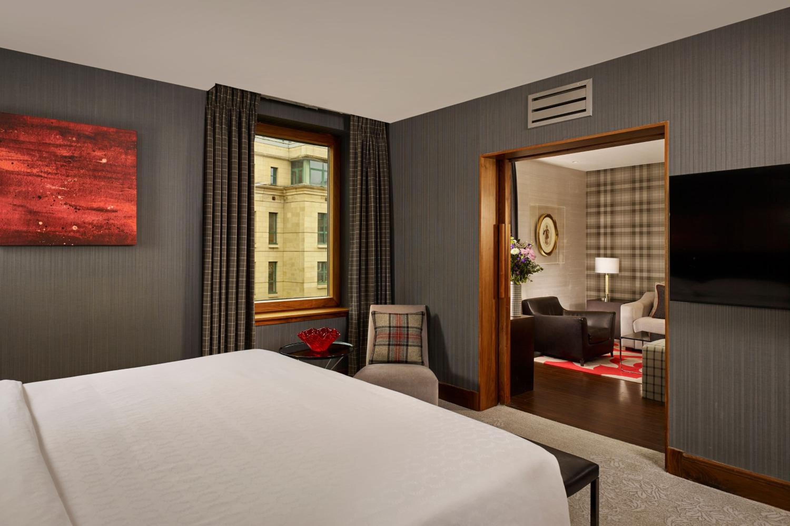 Sheraton Suite, Spa & Lounge access, 1 King - Photo 12