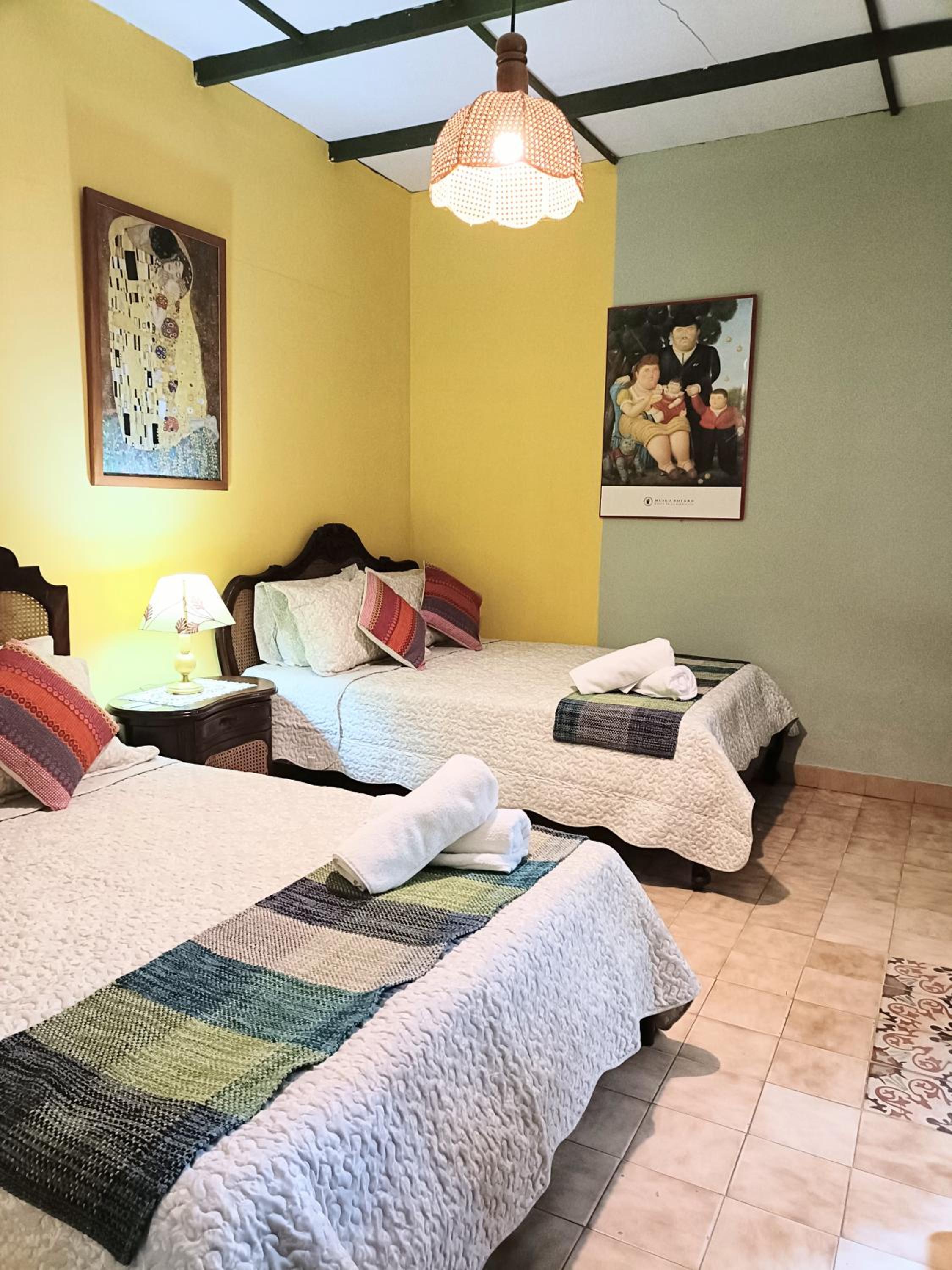 Quadruple Room with Private Bathroom photo 3
