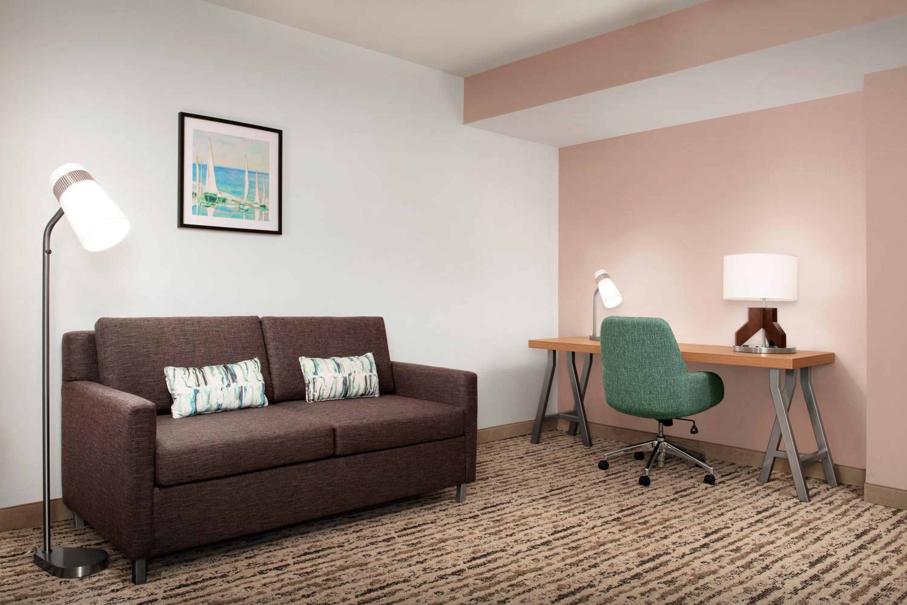 One-Bedroom King Suite with Sofa Bed - Photo 2