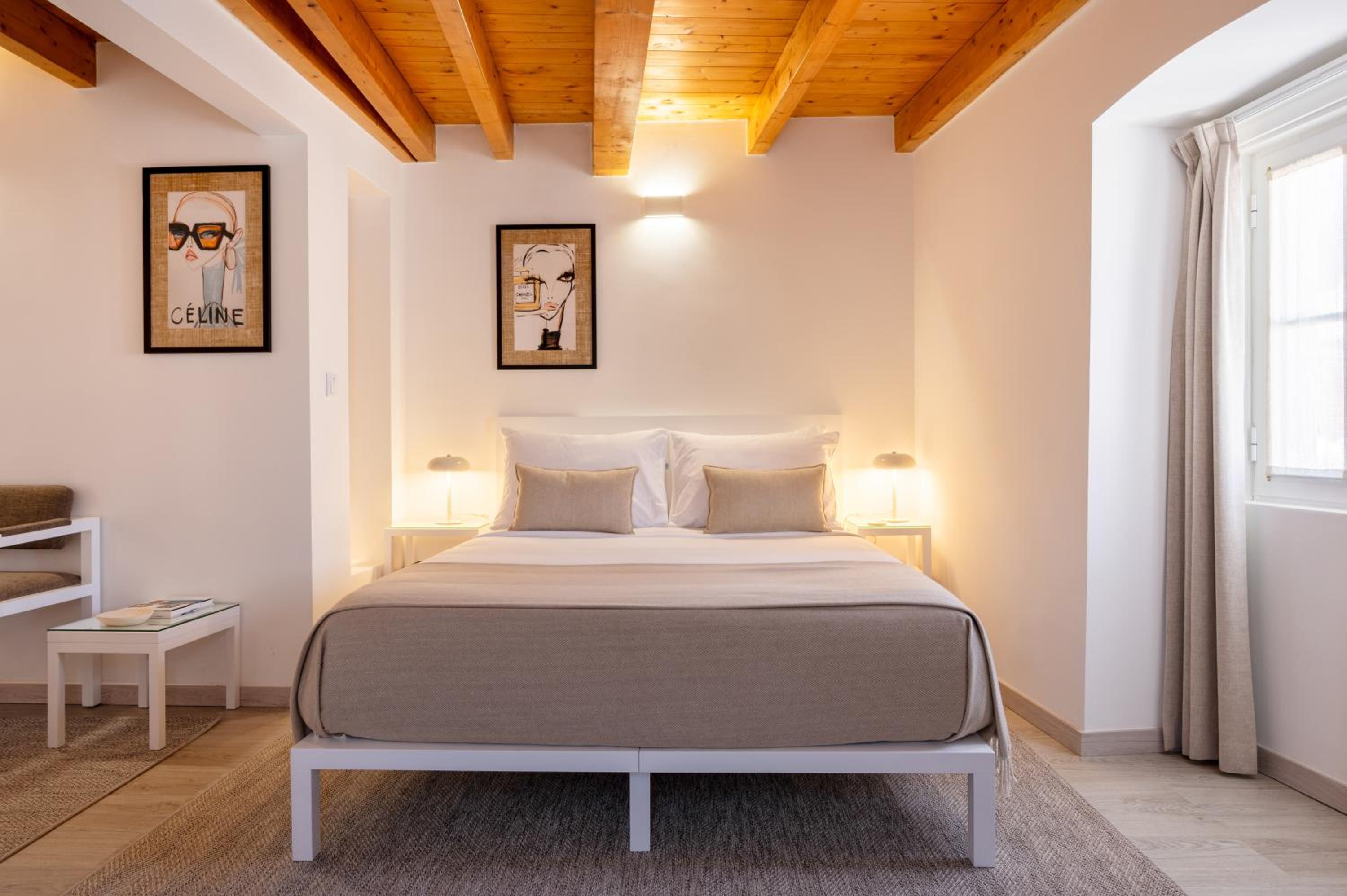 Deluxe Queen Room