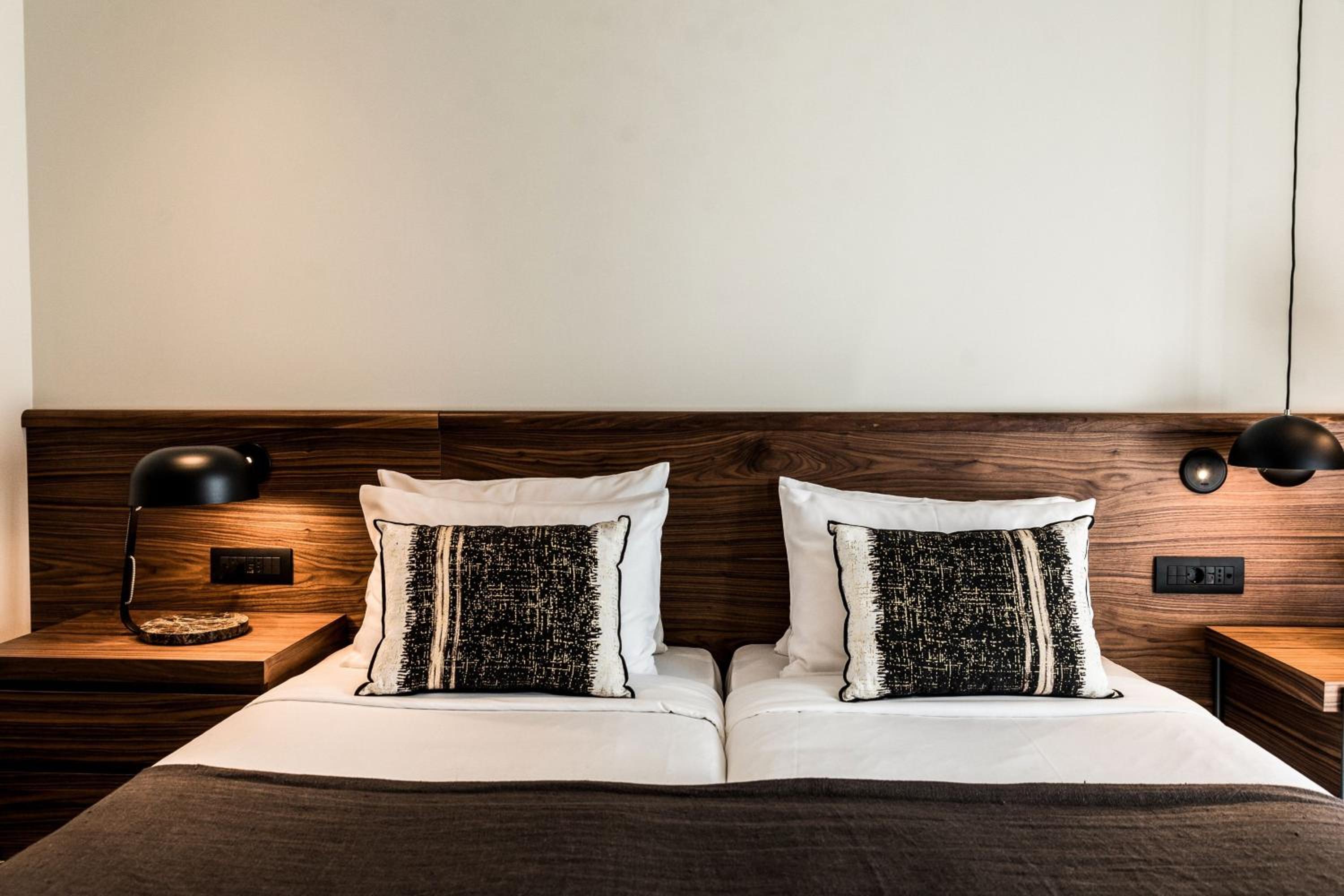 Core, 1 Bedroom Residence, 1 King, Sofa bed, Inland view