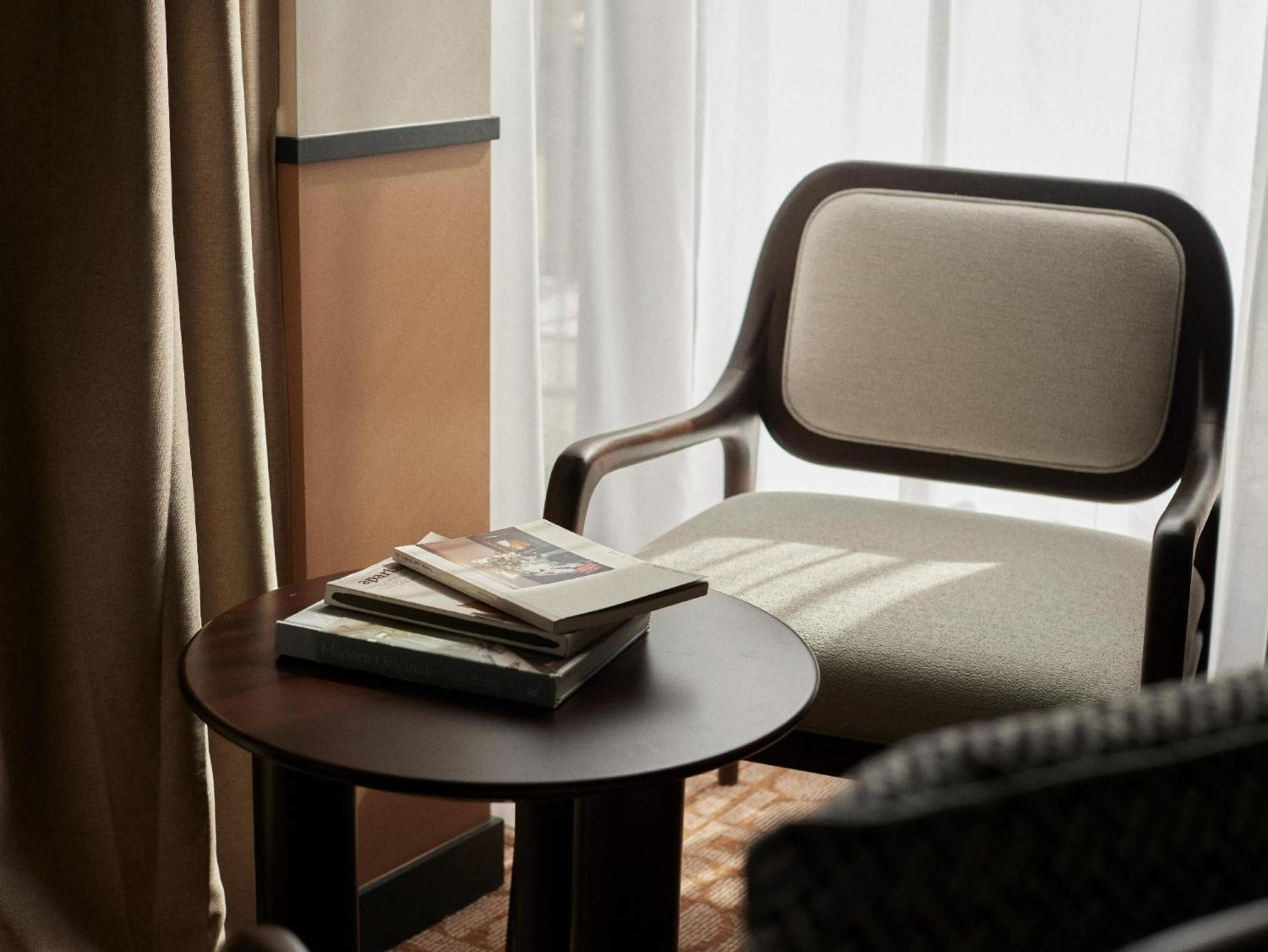 Deluxe King Room with Terrace - Photo 17