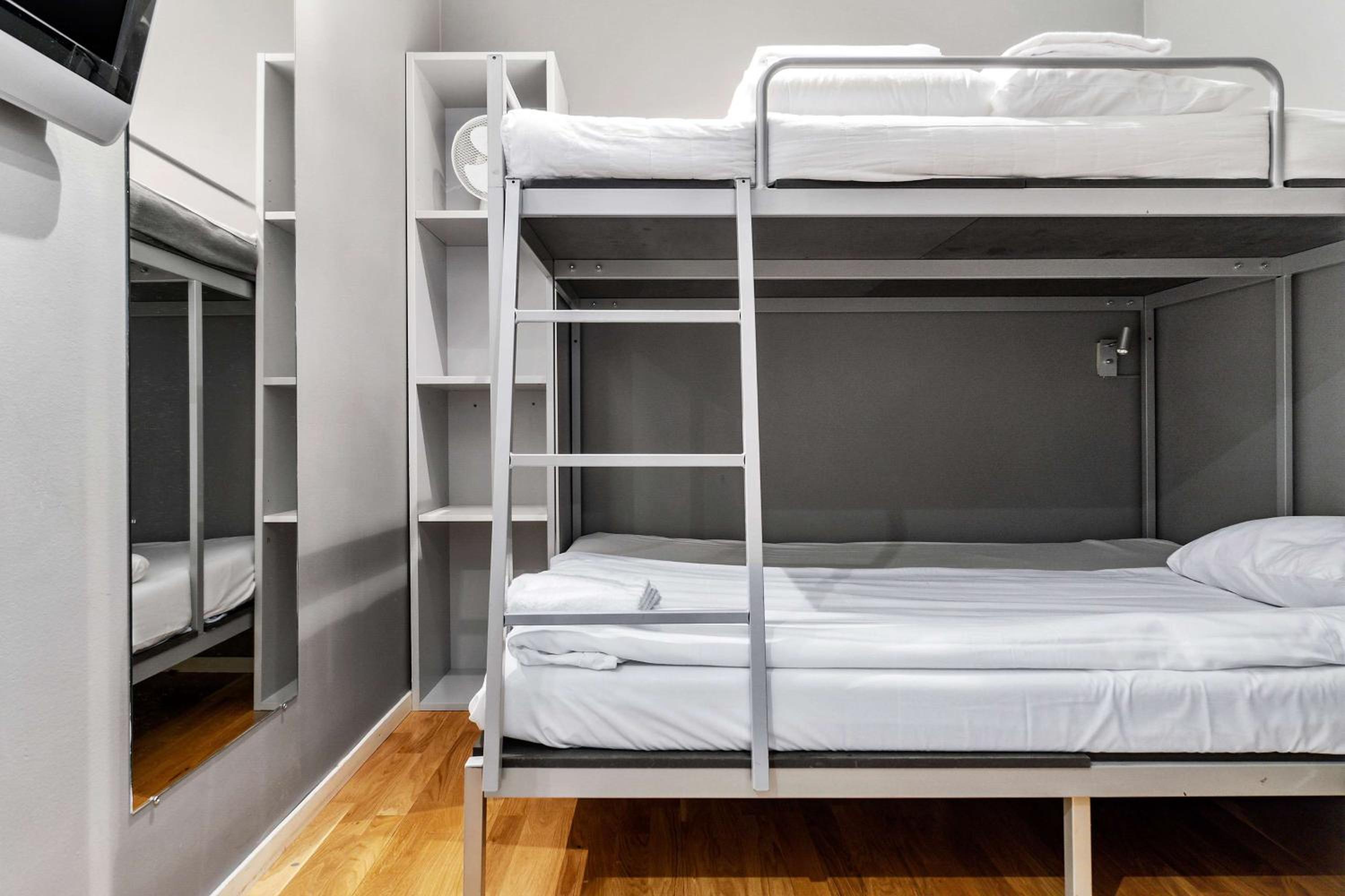 Bunk Bed with Shared Bathroom - No Window