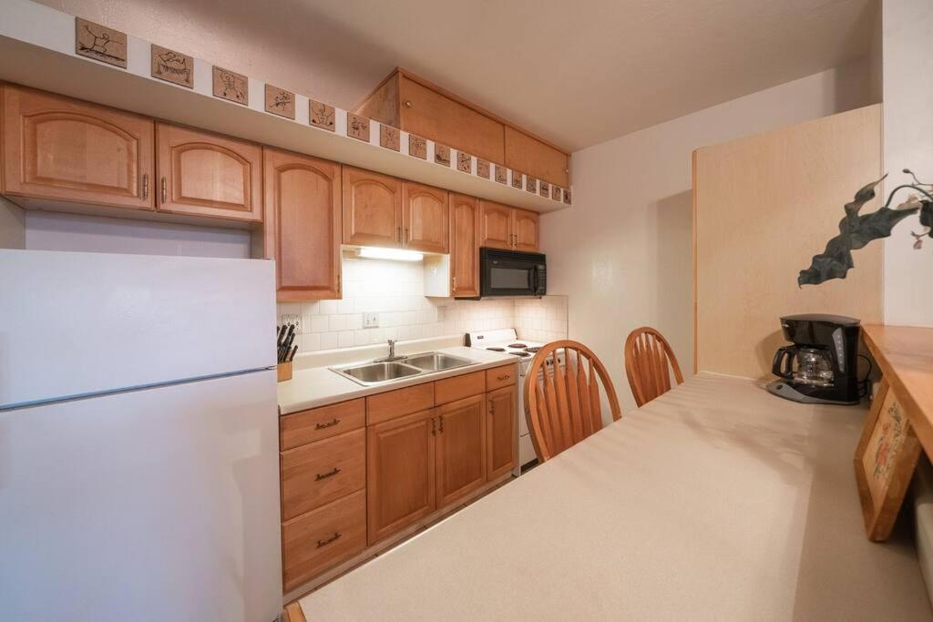 One-Bedroom Apartment photo 3