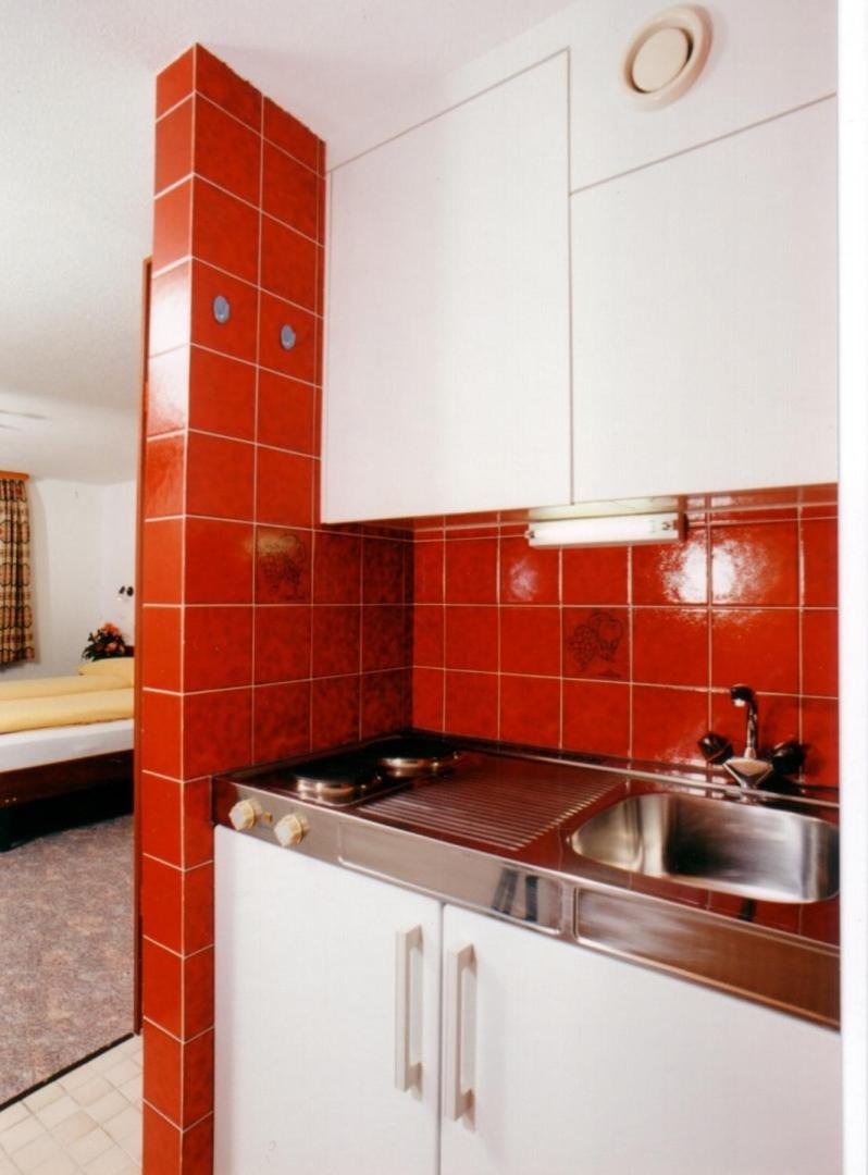 Double Room with Balcony - Photo 2