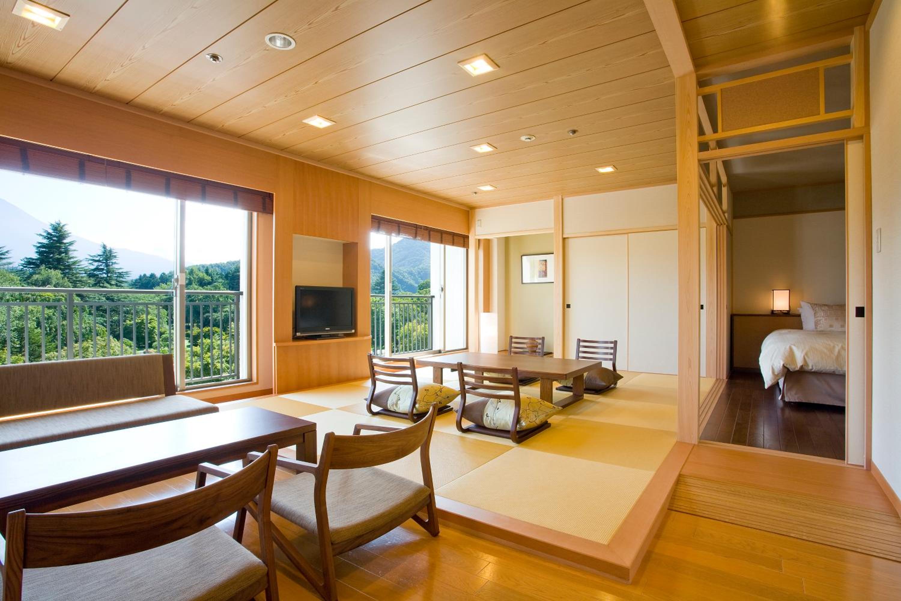 Junior Suite with Mountain View