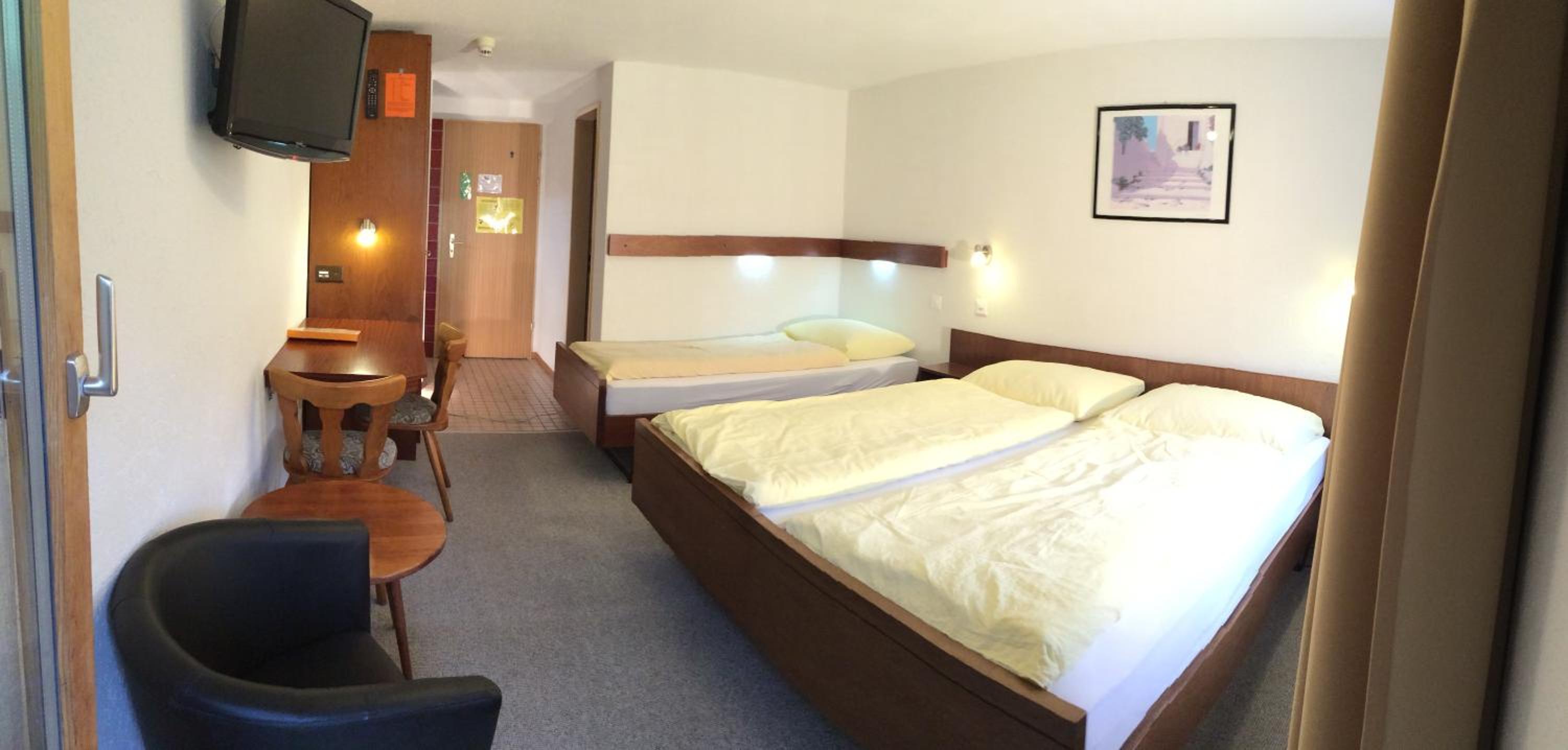 Triple Room with Lake View - Photo 3