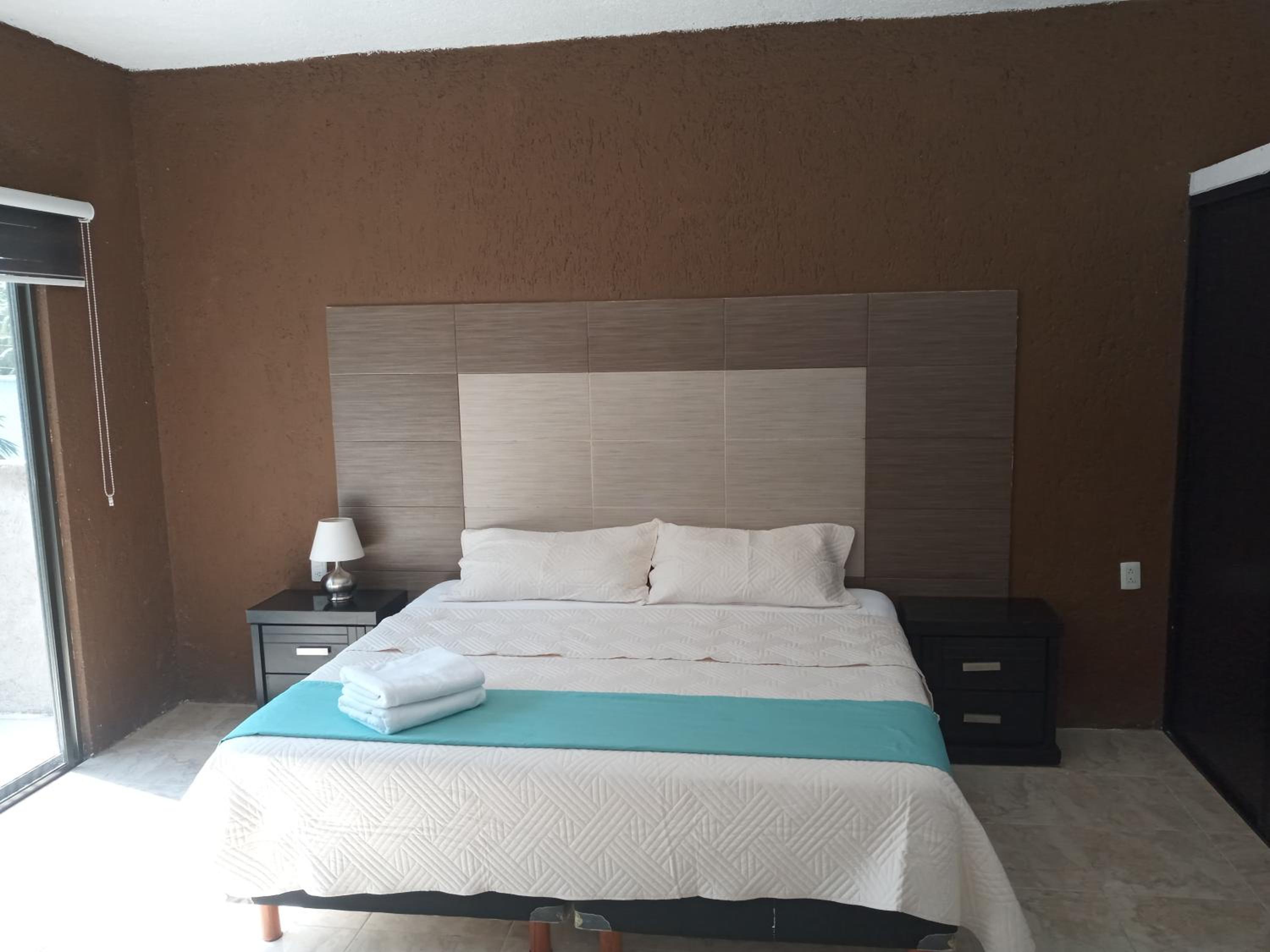 Apartment photo 2