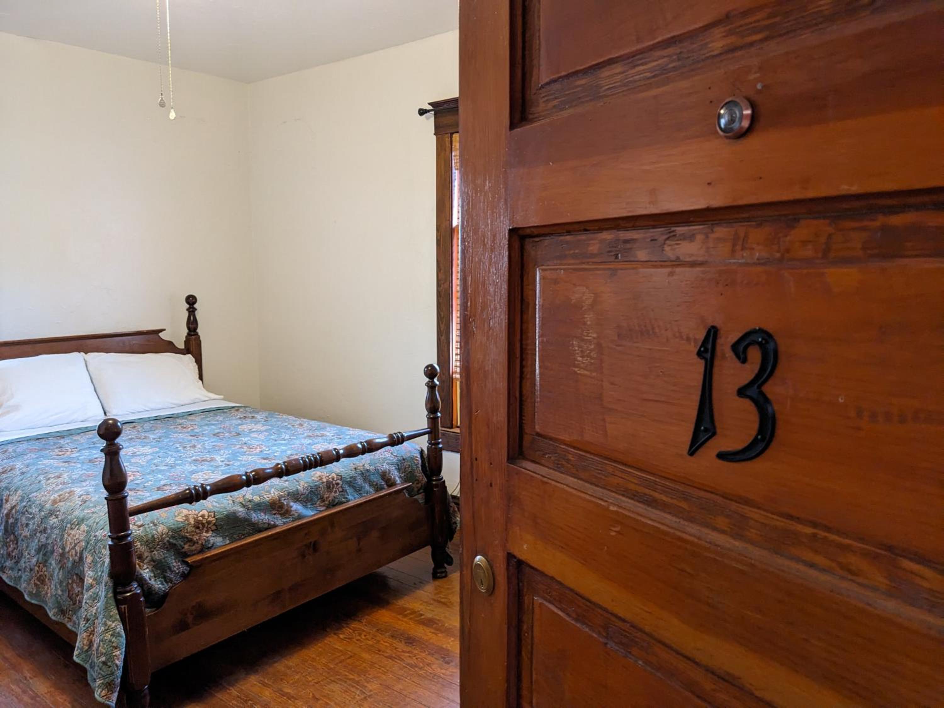 Deluxe Double Room with Bath photo 3