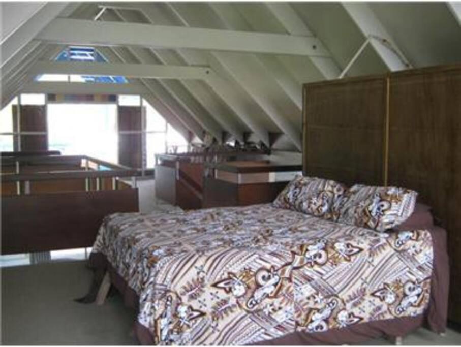 Four-Bedroom House photo 1