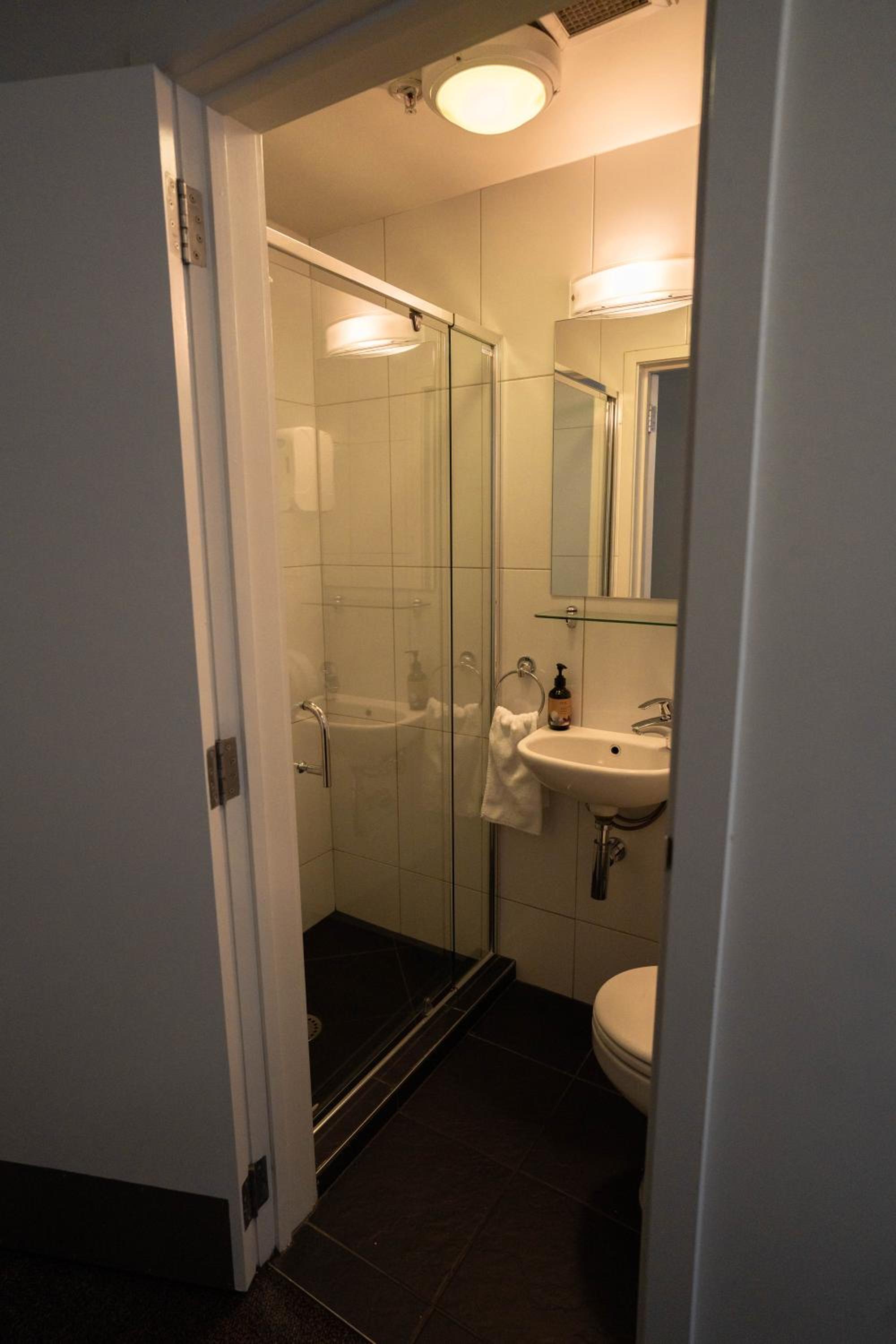 Budget Twin Room photo 2