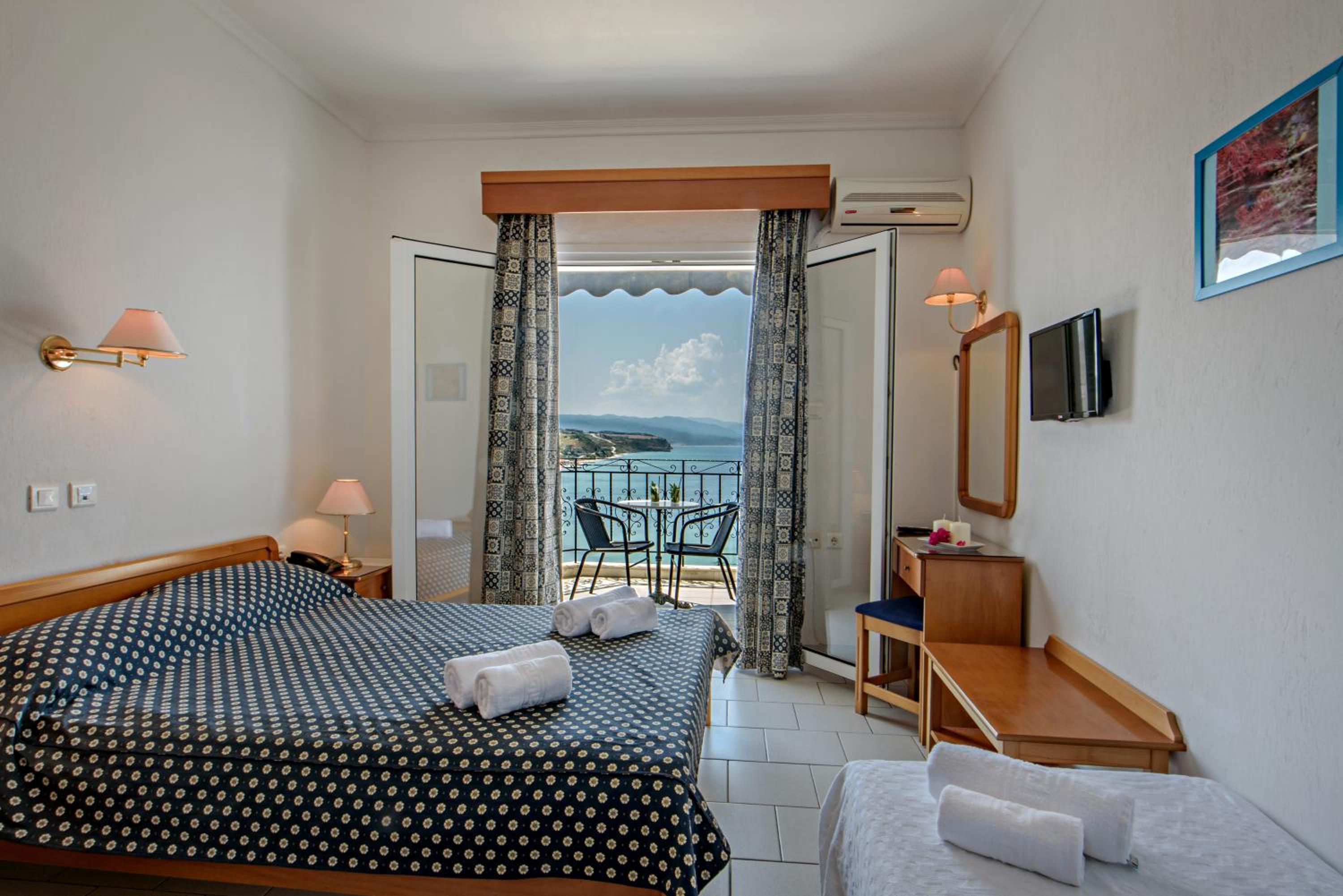 Studio with Sea View (3 Adults) photo 1