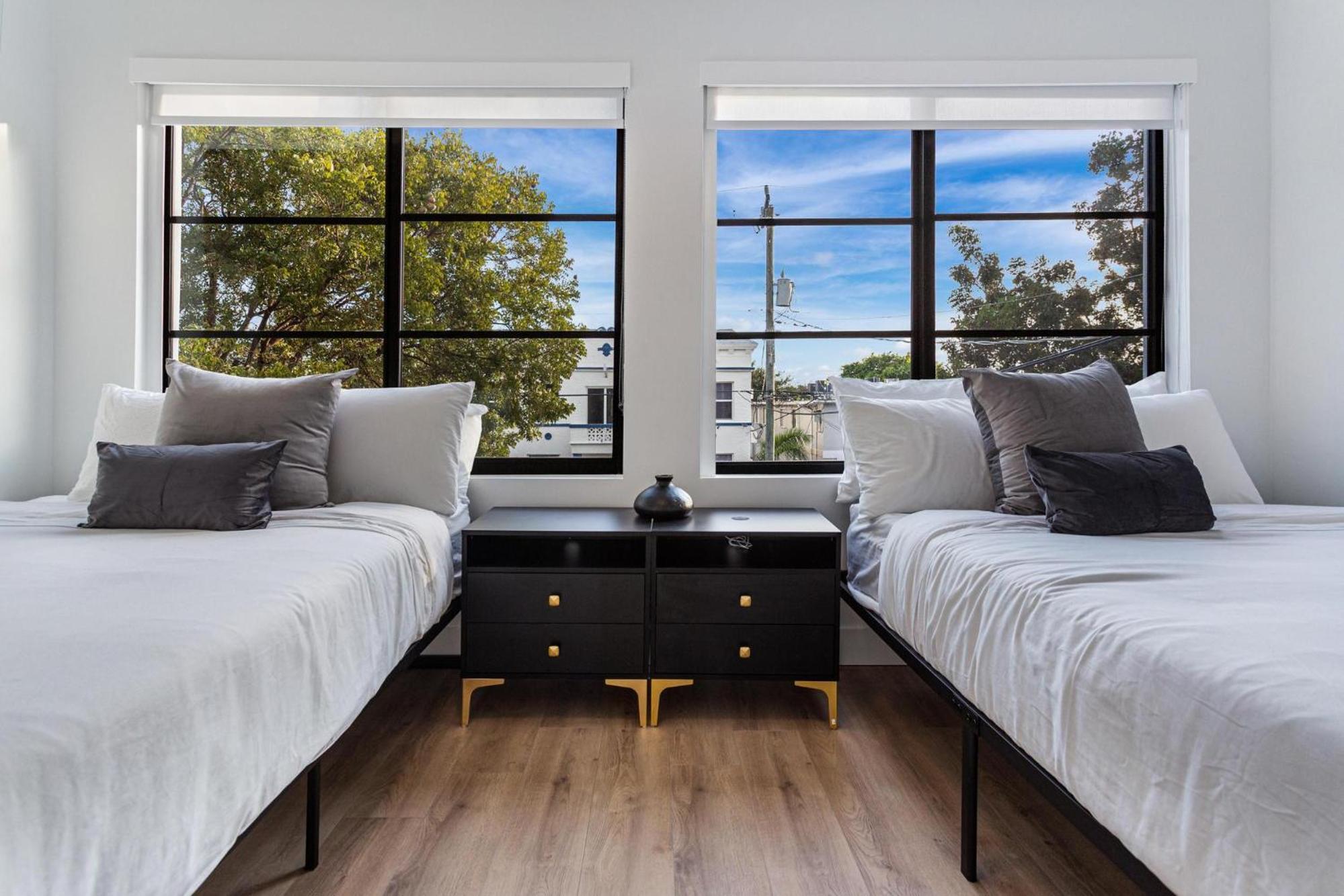 Three-Bedroom Apartment with Balcony photo 1