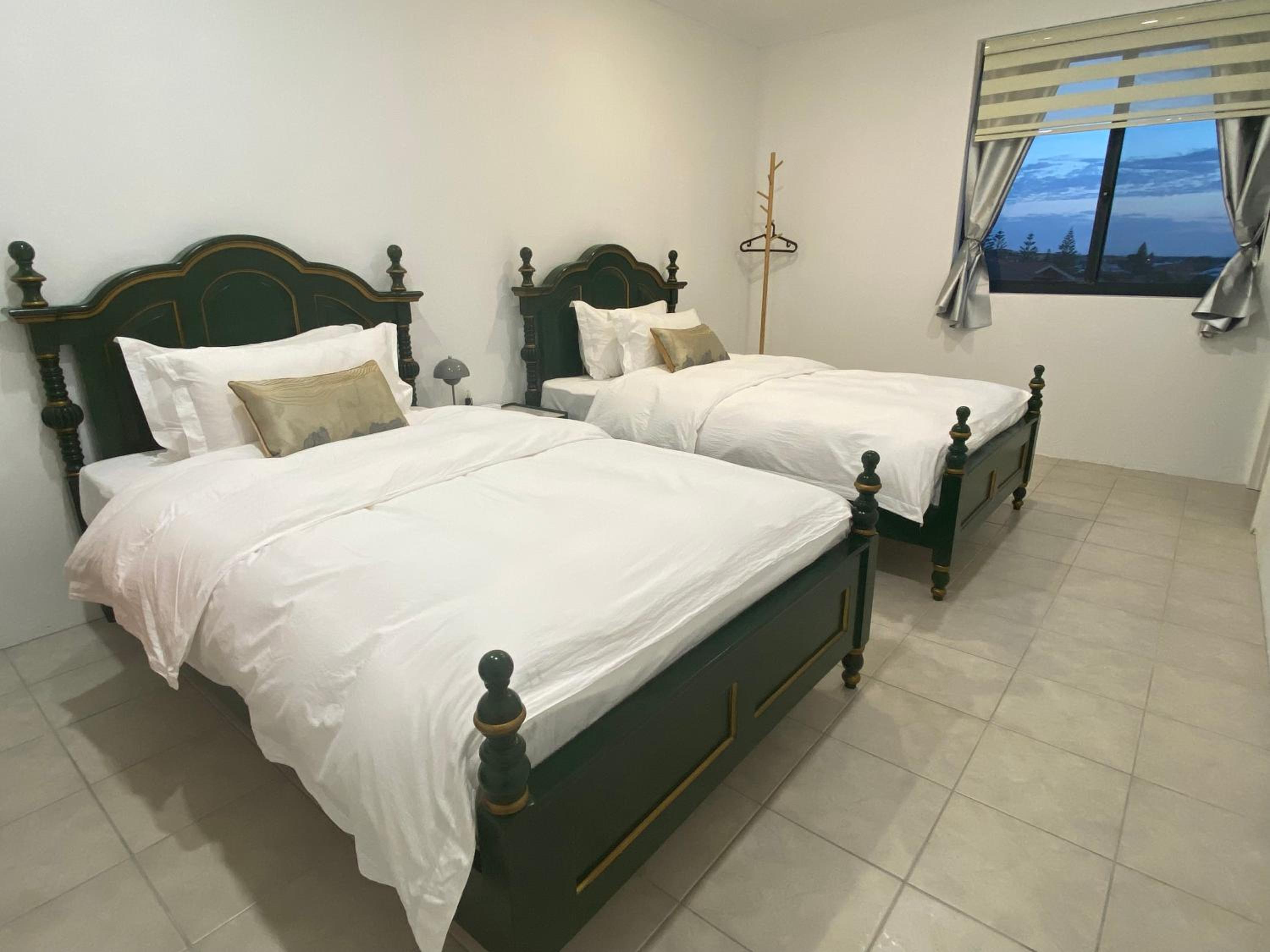 Twin Room with Private Bathroom