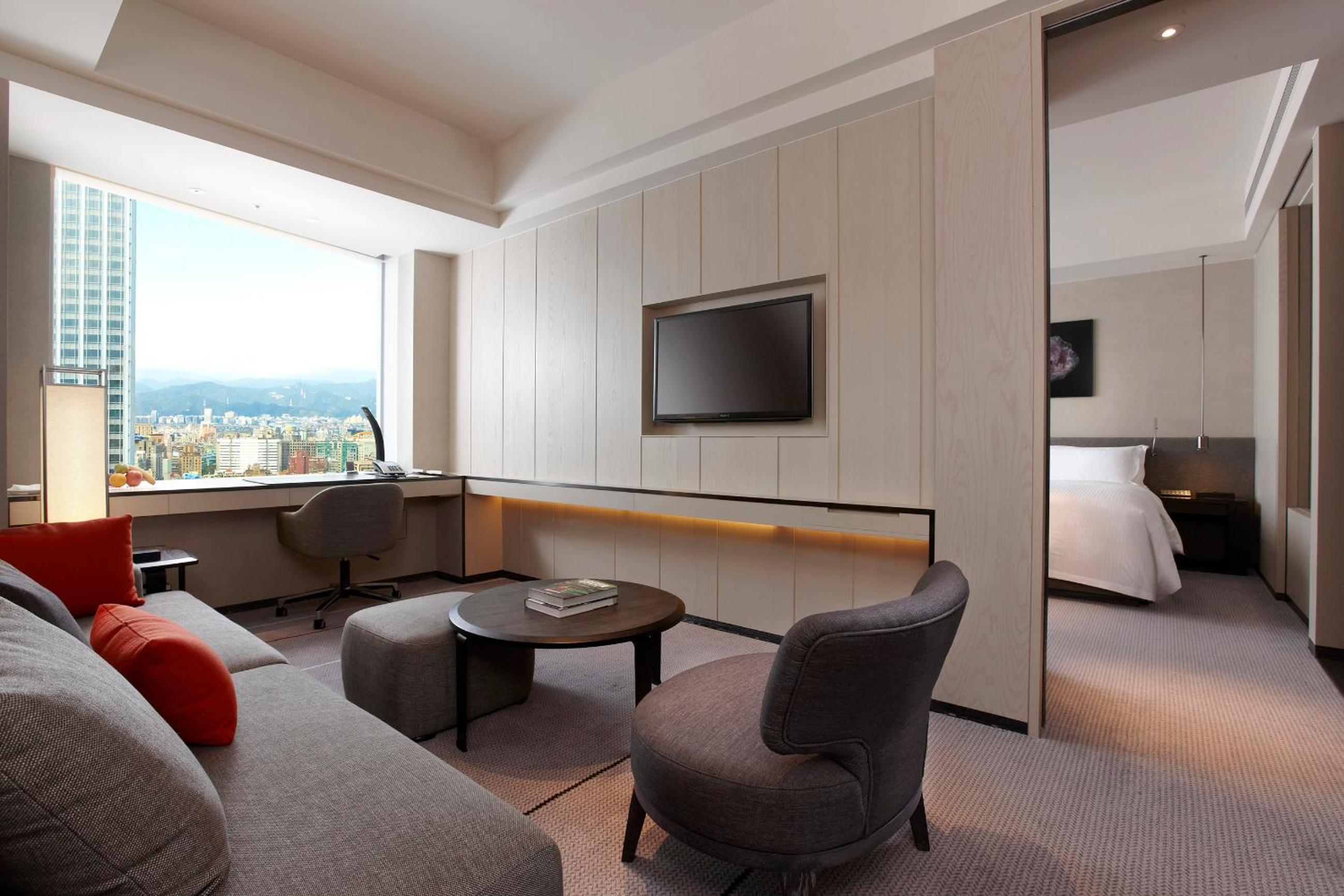 Deluxe Twin Suite