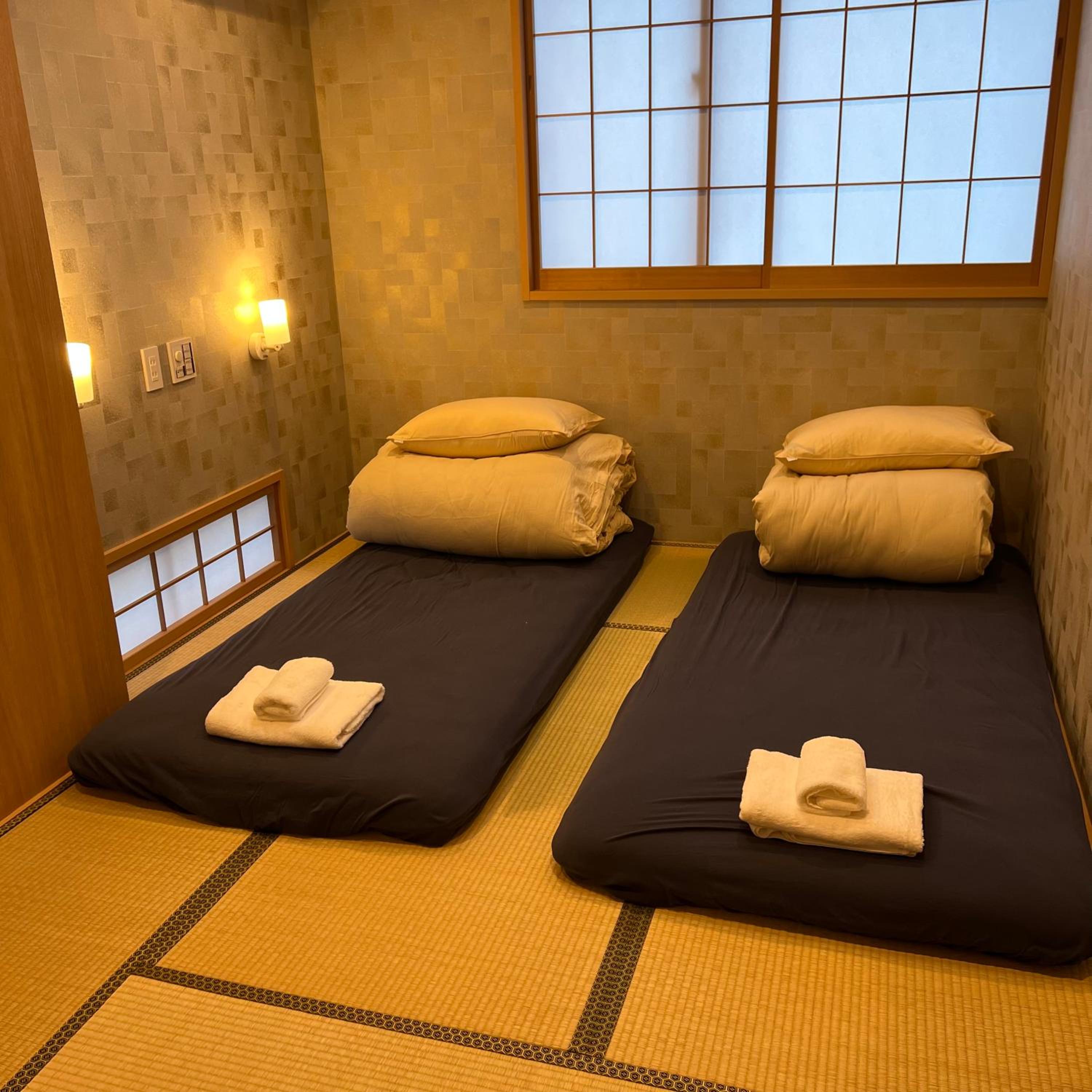 Twin Room with Private Bathroom photo 1