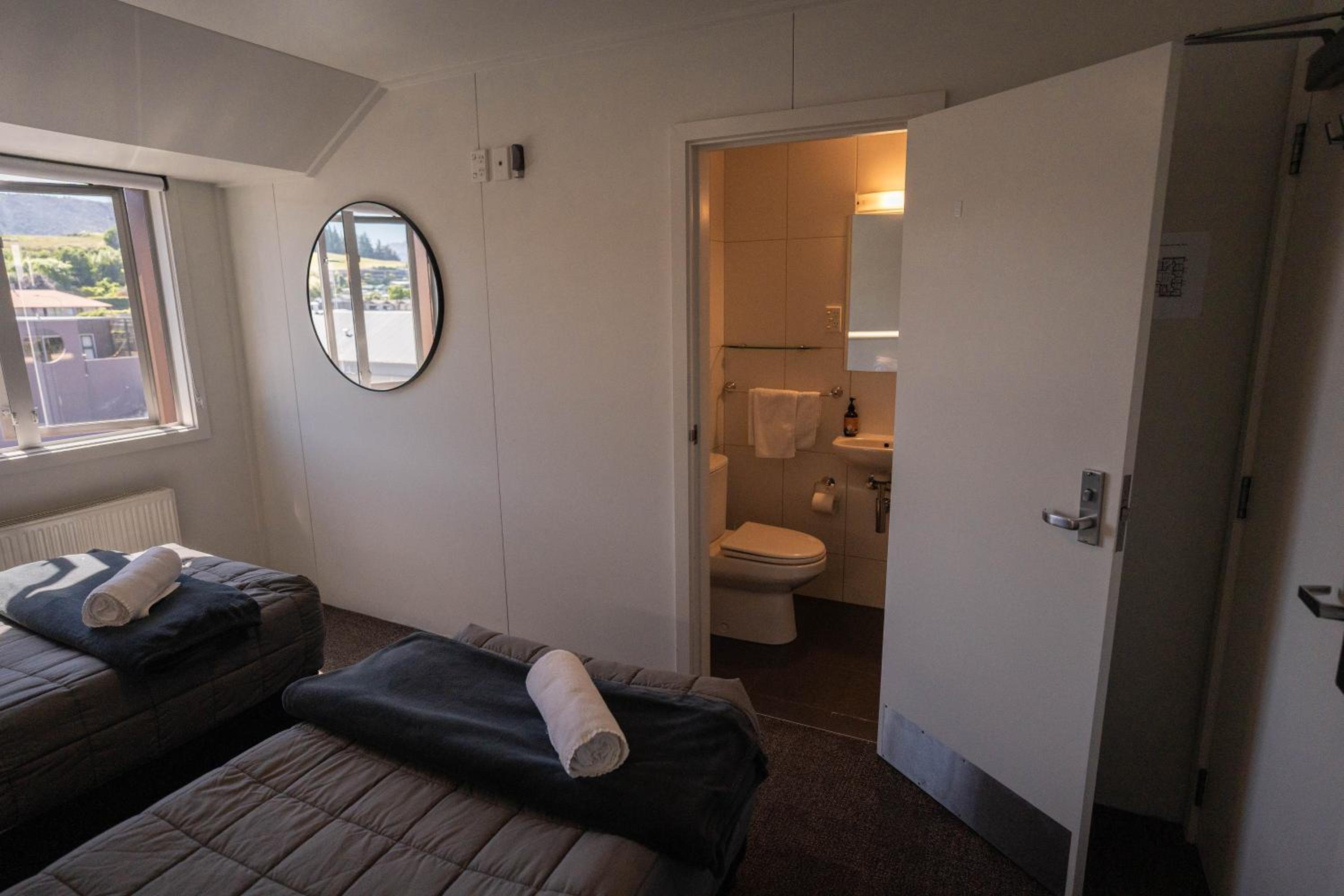 Twin Room with Bathroom photo 3