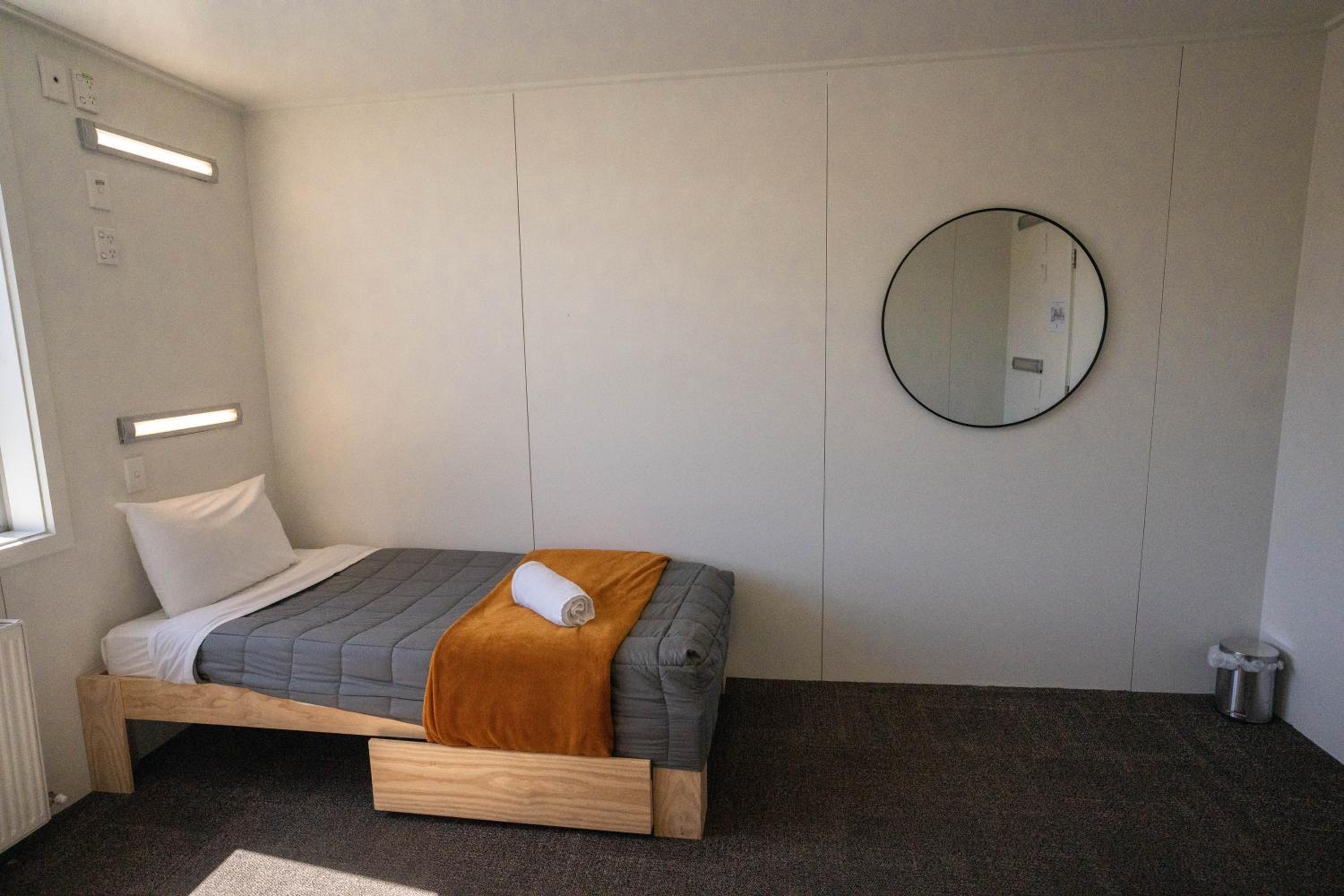 Twin Room with Shared Bathroom photo 3