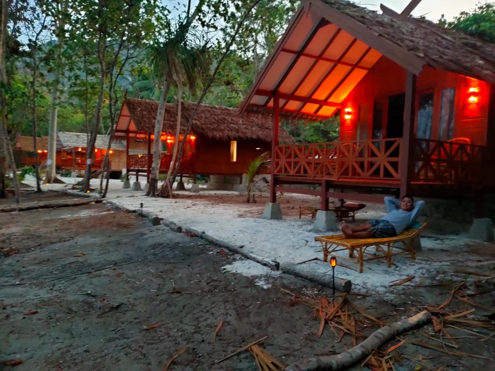 Bungalow with Sea View photo 2