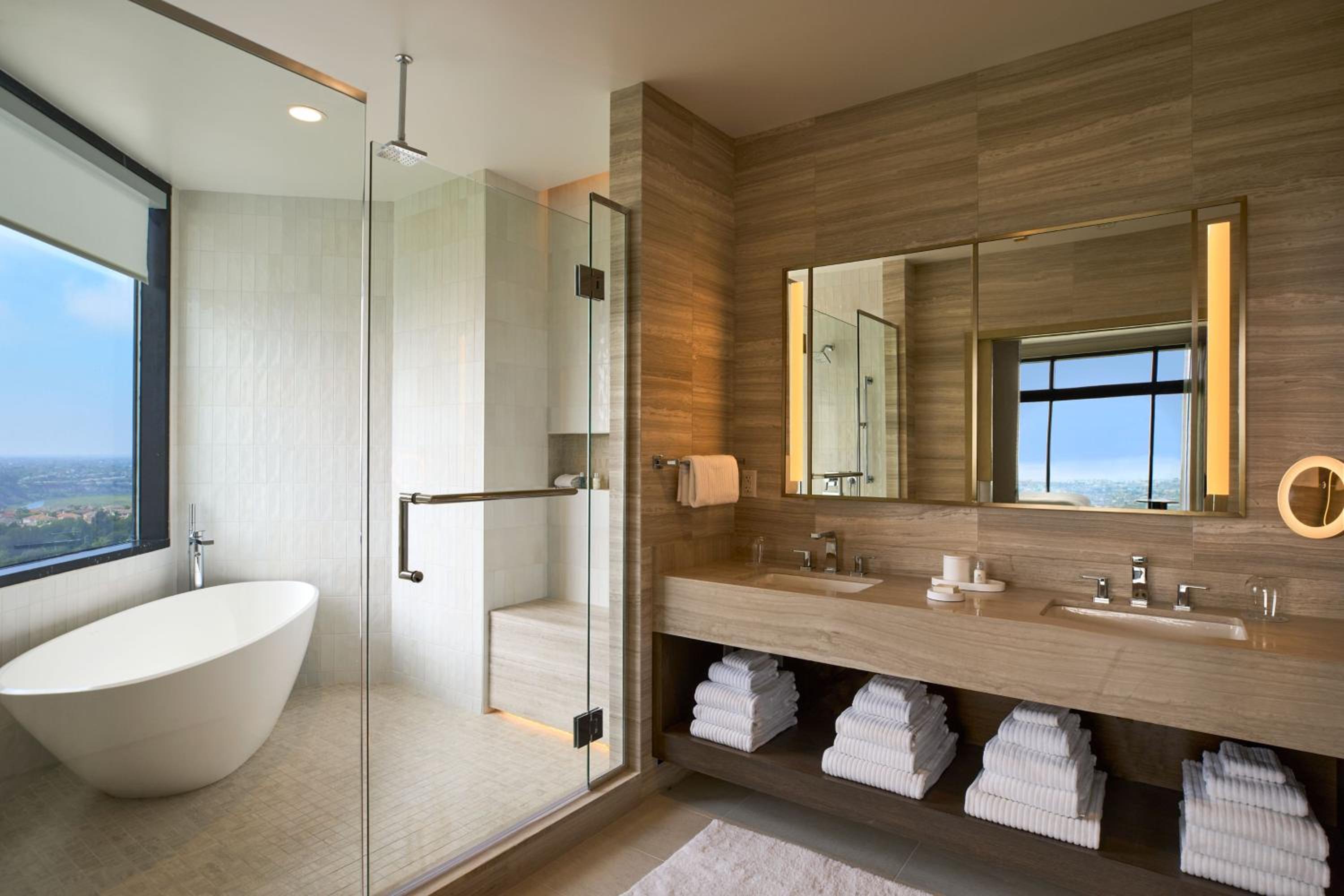 Penthouse Suite, 1 King, Ocean View, Balcony, Sky - Photo 3