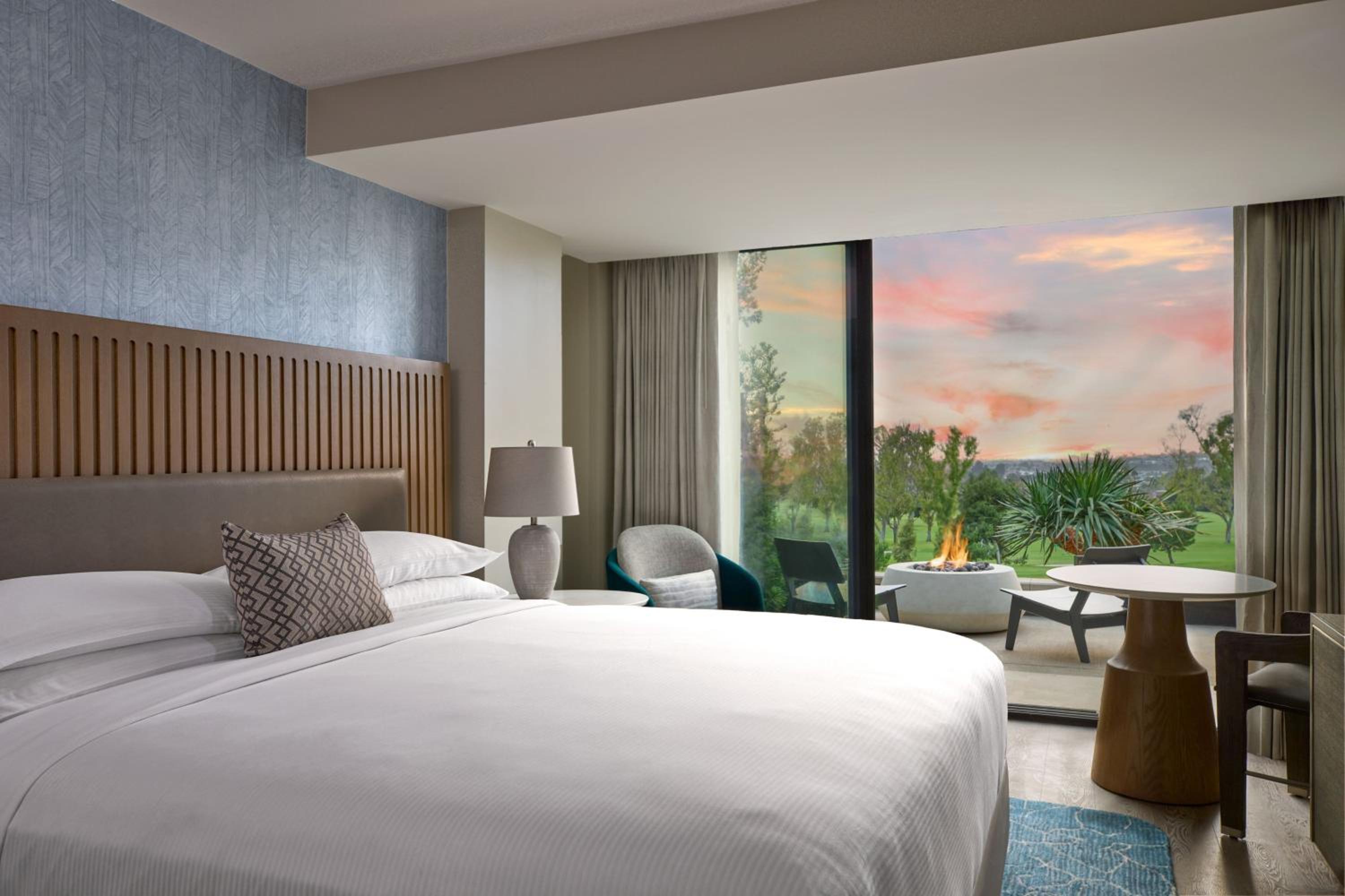 Lumina Guest Room, 1 King, Golf View, Ground Floor, Fairway - Photo 3