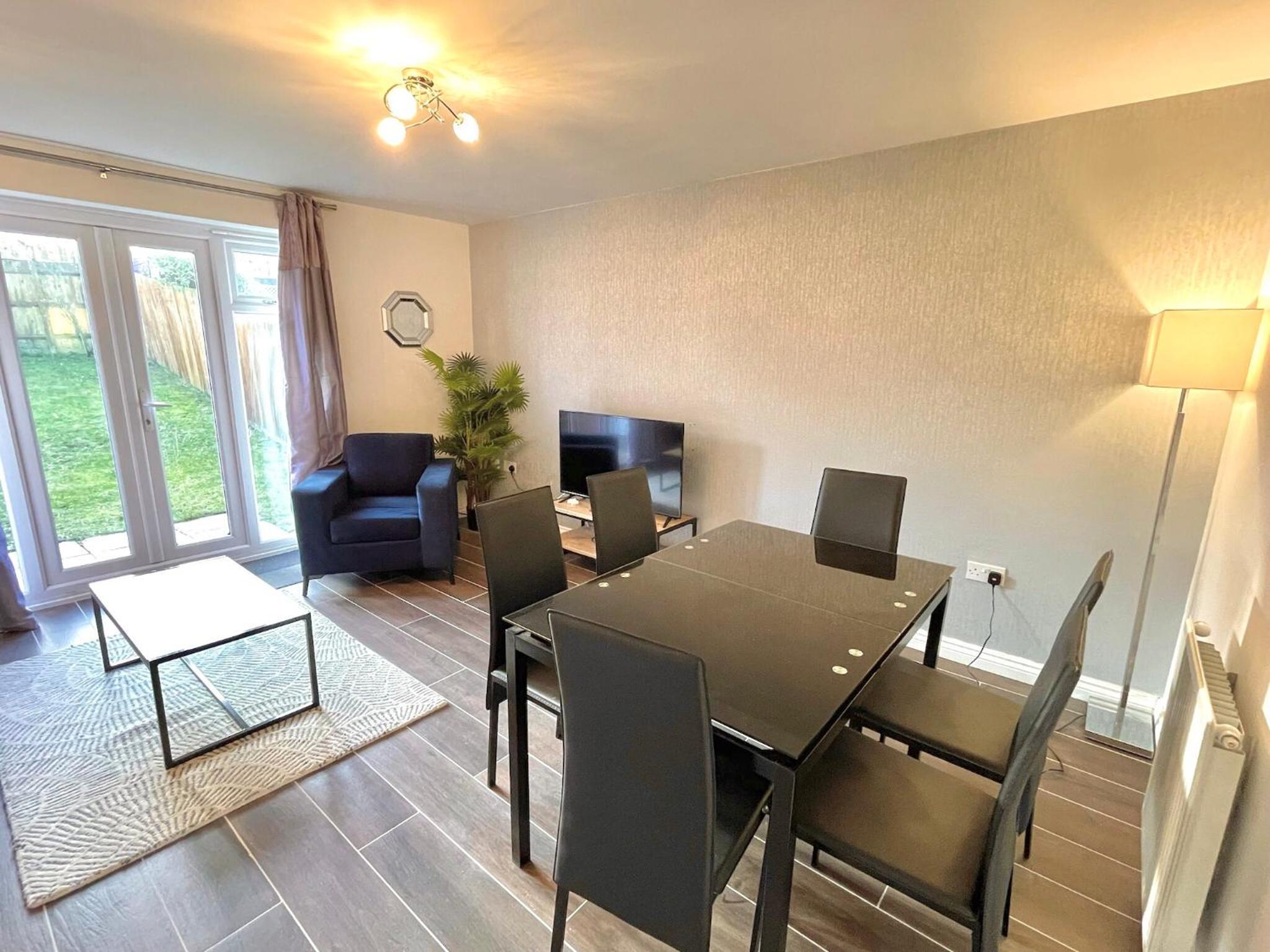 Three-Bedroom House photo 2