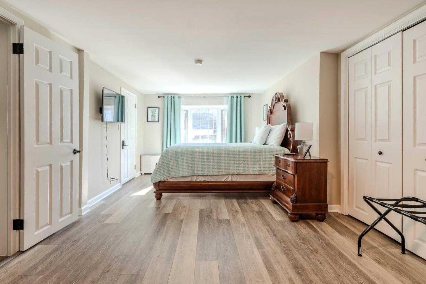 Three-Bedroom House photo 1