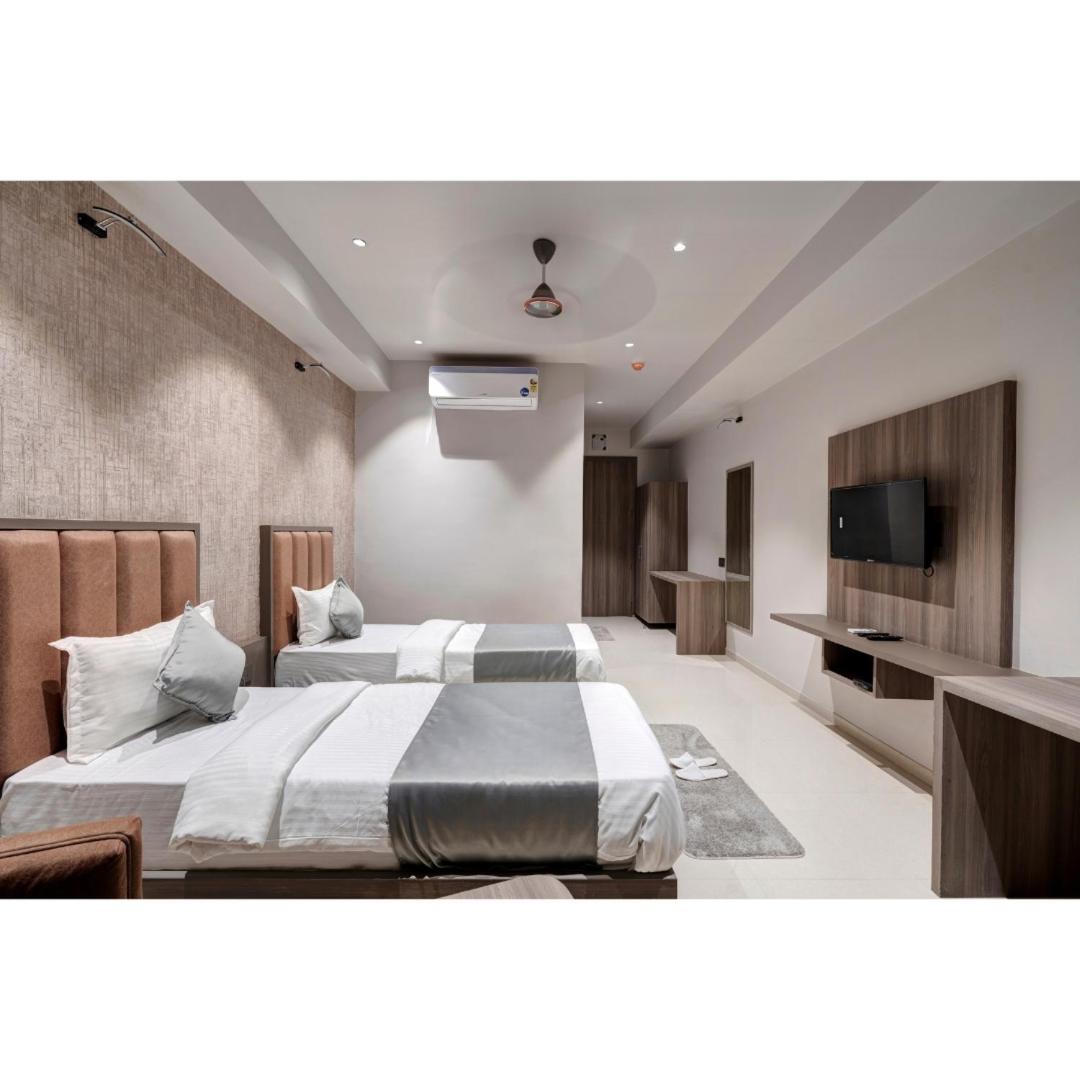 Superior Triple Room photo 2