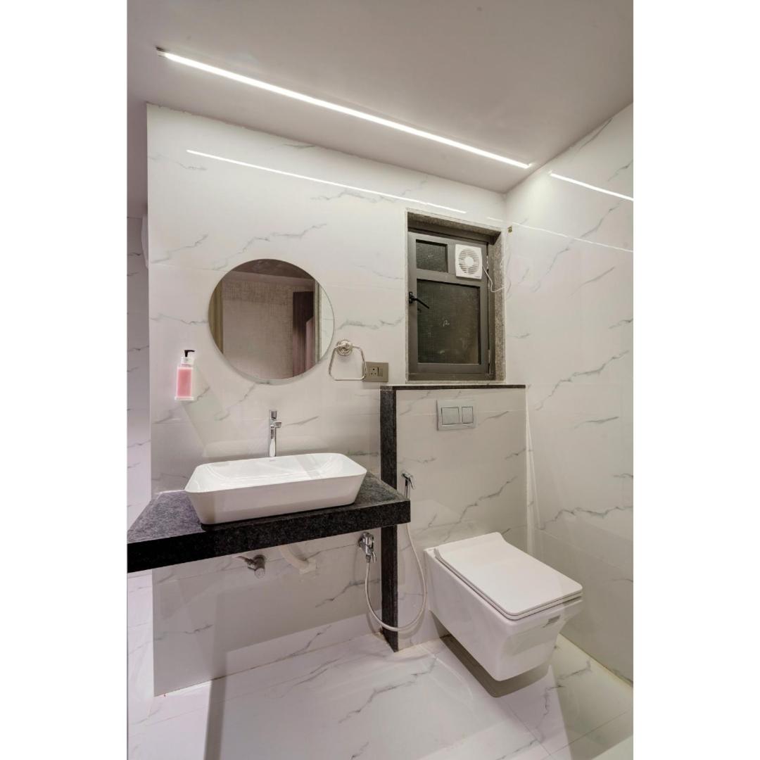 Suite - Photo 9