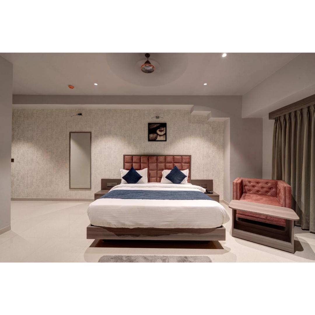 Suite - Photo 8