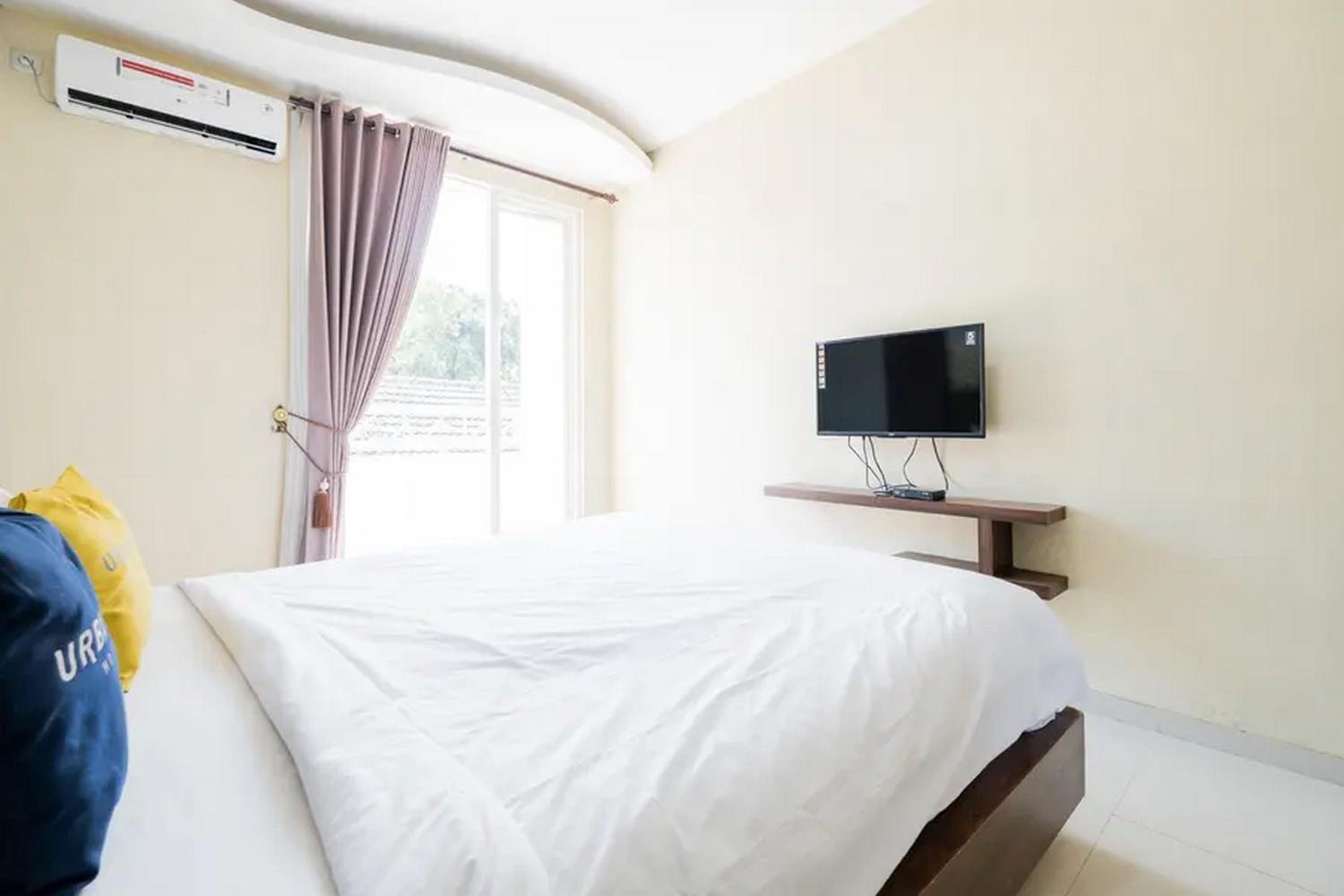 Deluxe Room - Photo 9