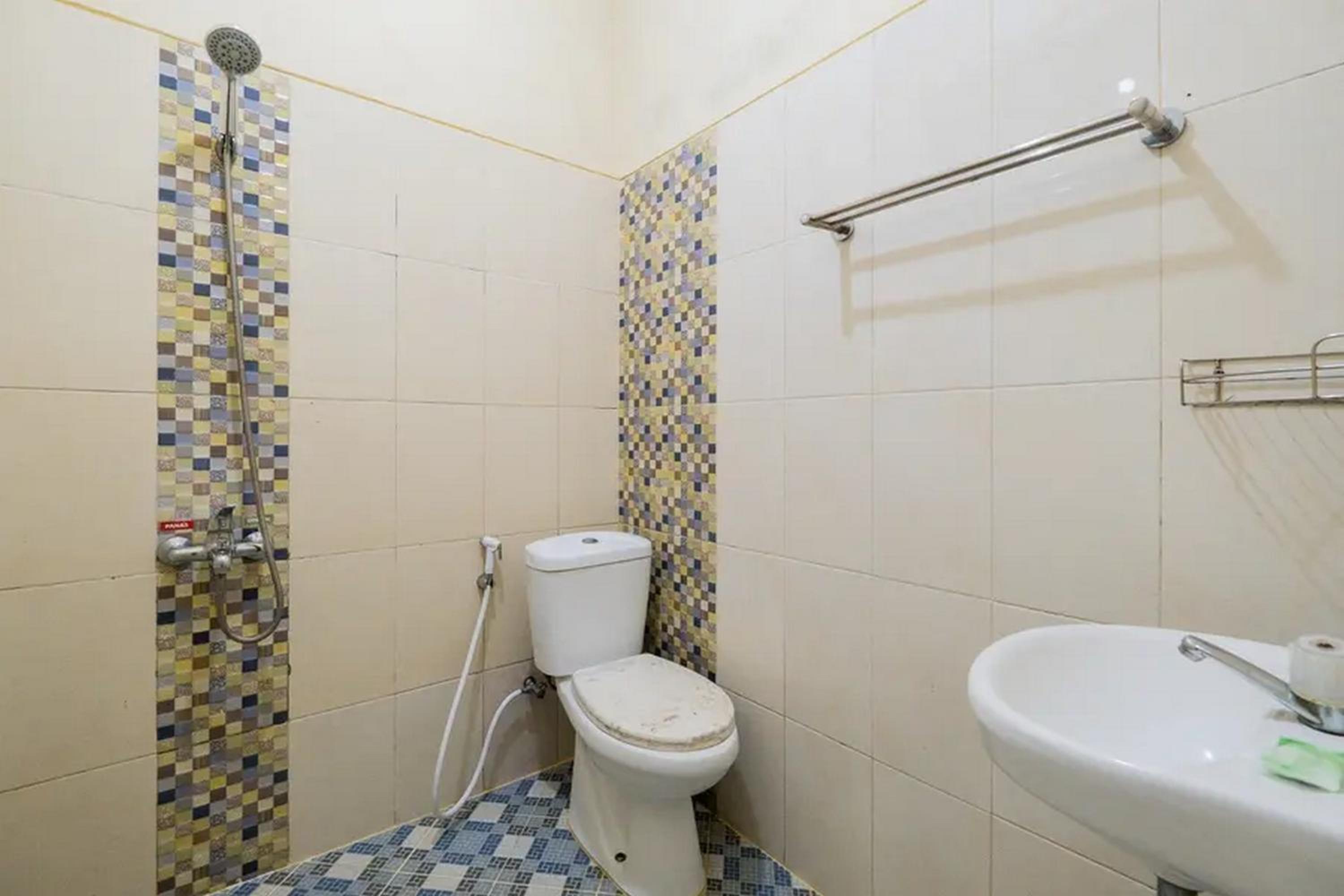 Standard Double Room - Photo 16