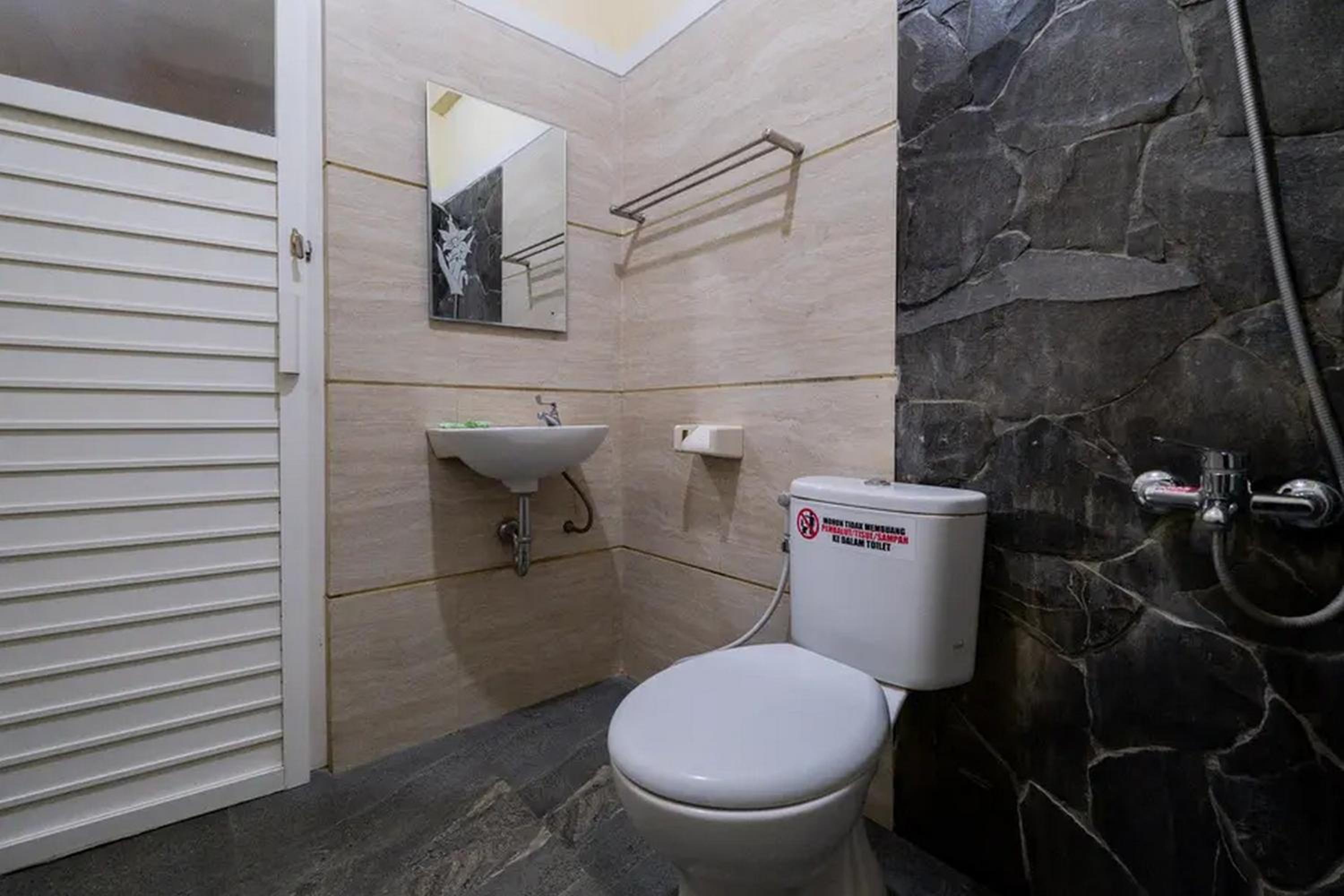 Deluxe Suite - Photo 6