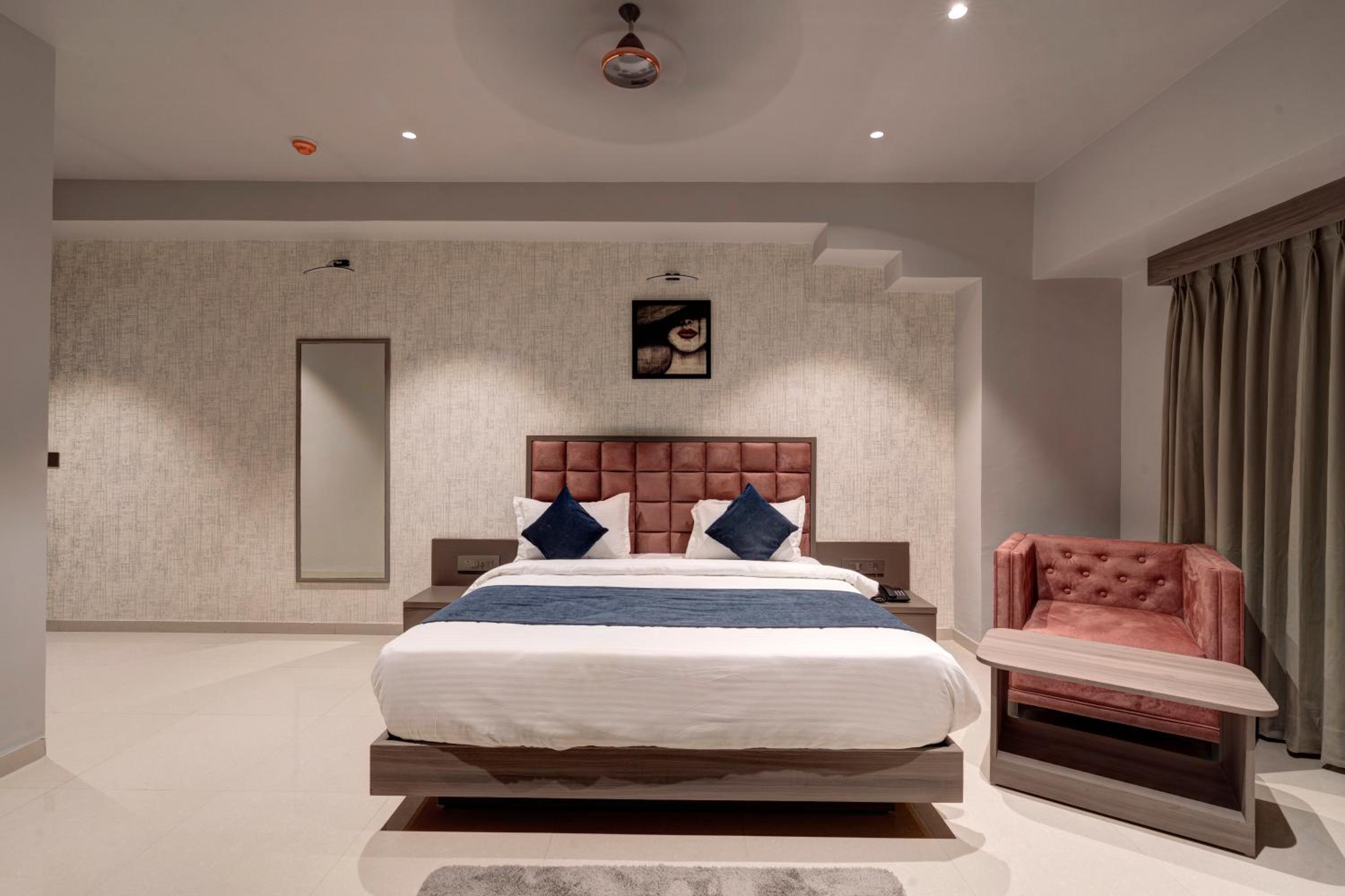 Suite - Photo 5