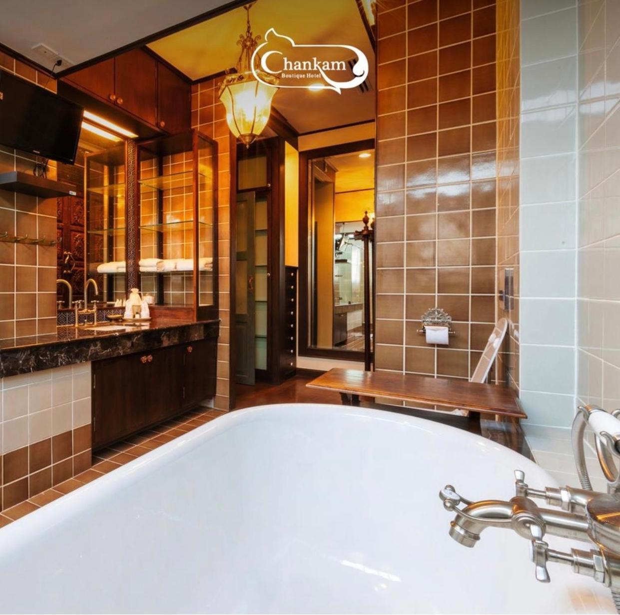 Family Suite with Balcony thumbnail 5
