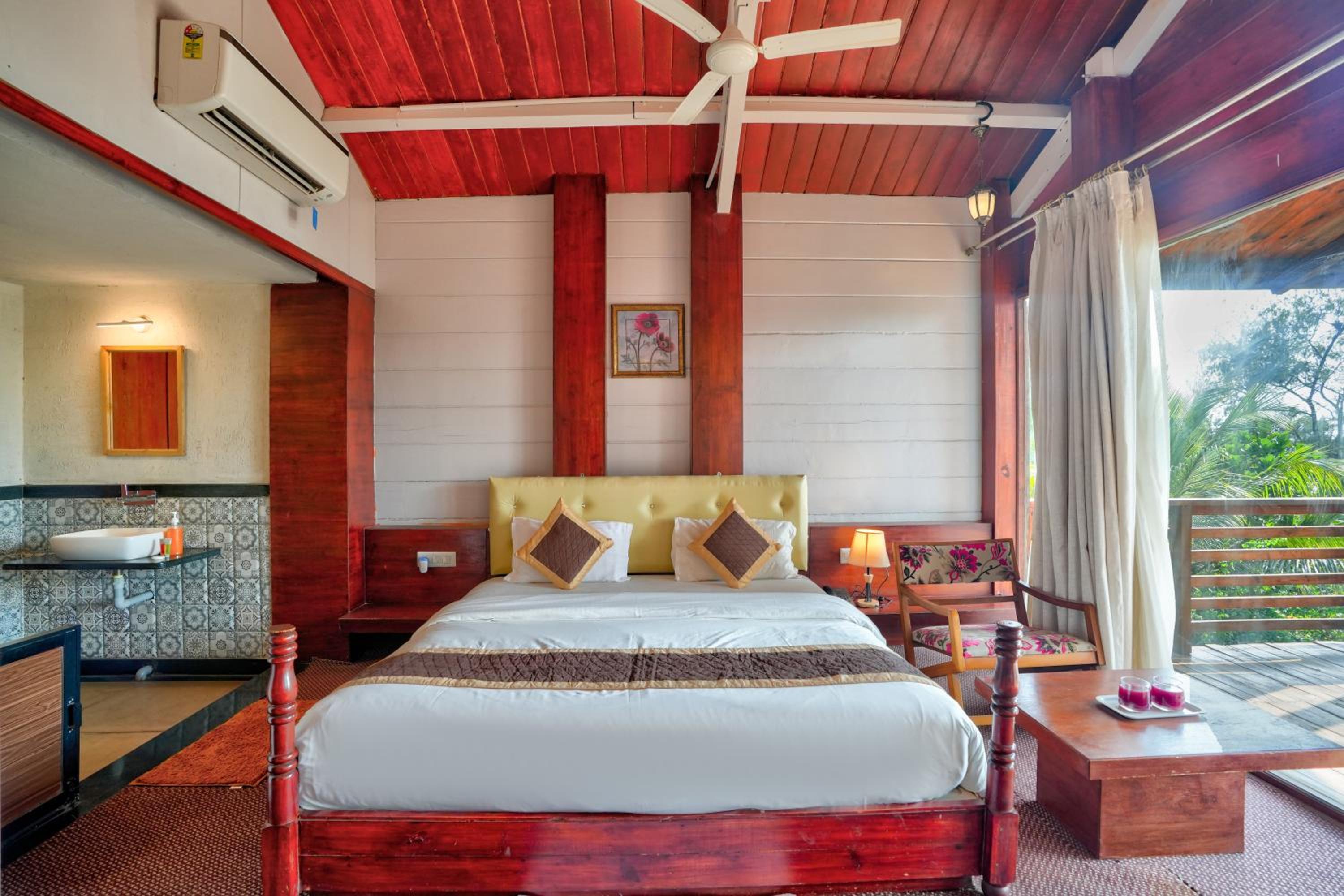 Wooden Cottage with Sea View - Photo 14
