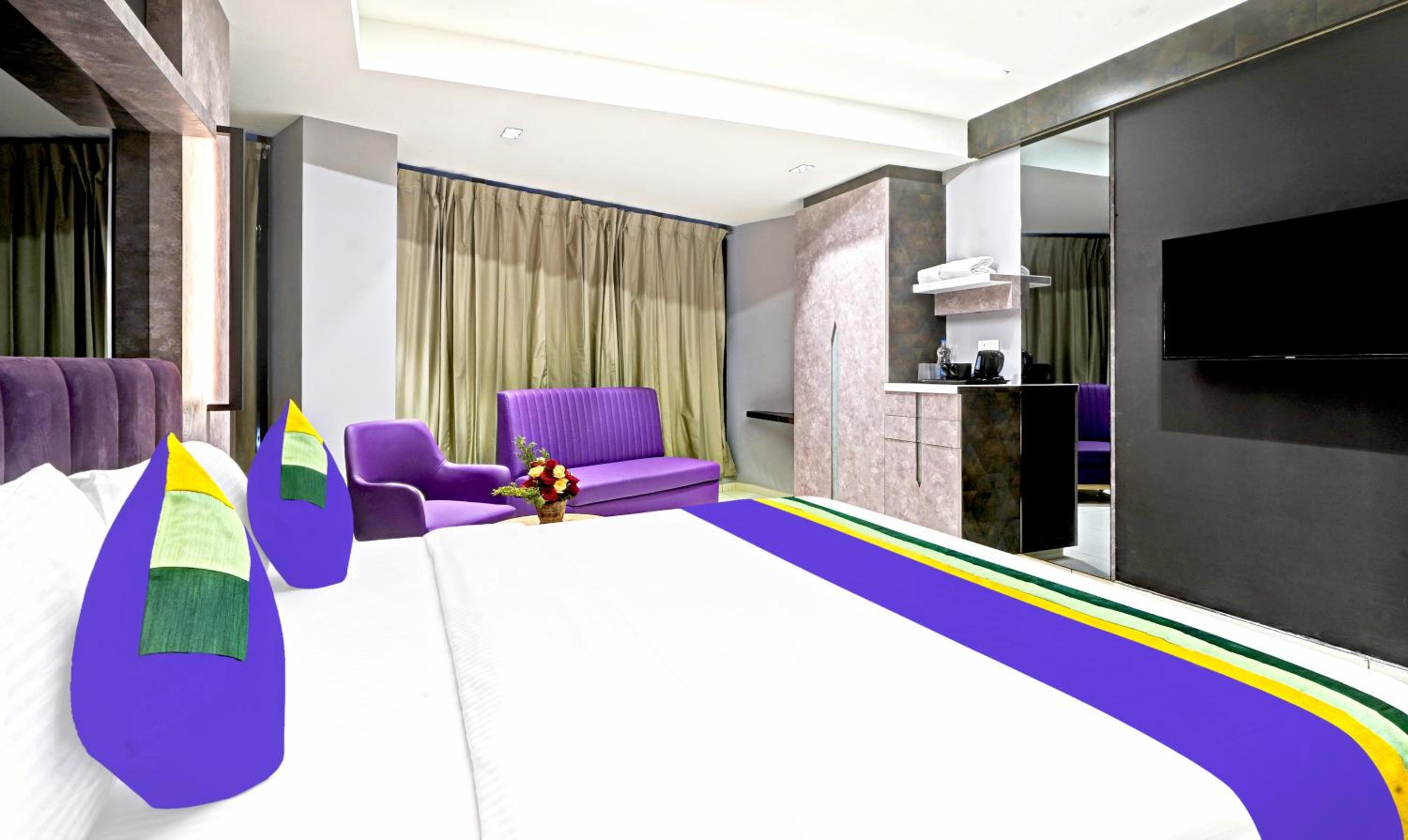 Deluxe Room - Photo 5